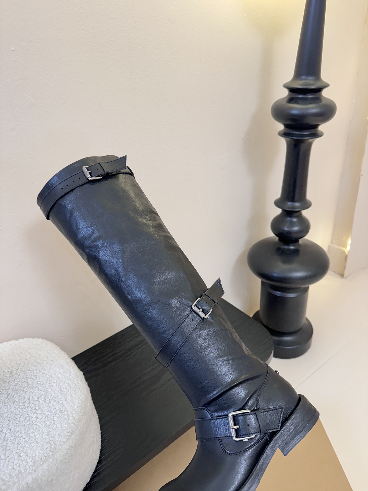 Negative Three骑士靴 氛围感的极致，真的帅到不讲理，原版定制粗犷的皮面和做旧质感，像是从电