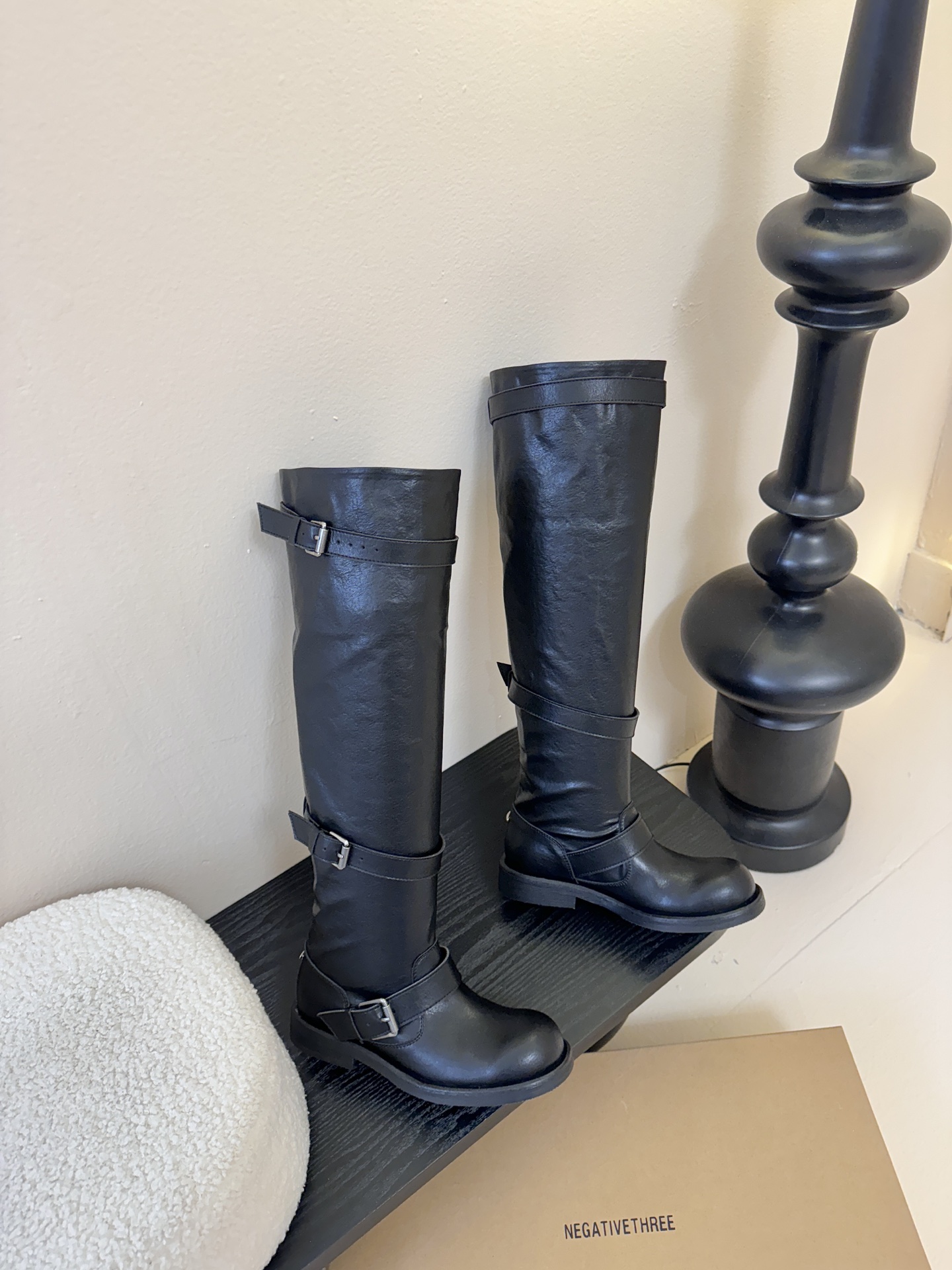 Negative Three骑士靴 氛围感的极致，真的帅到不讲理，原版定制粗犷的皮面和做旧质感，像是从电