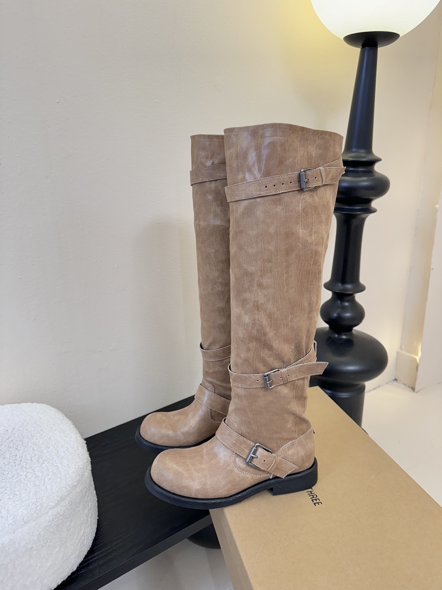 Negative Three骑士靴 氛围感的极致，真的帅到不讲理，原版定制粗犷的皮面和做旧质感，像是从电