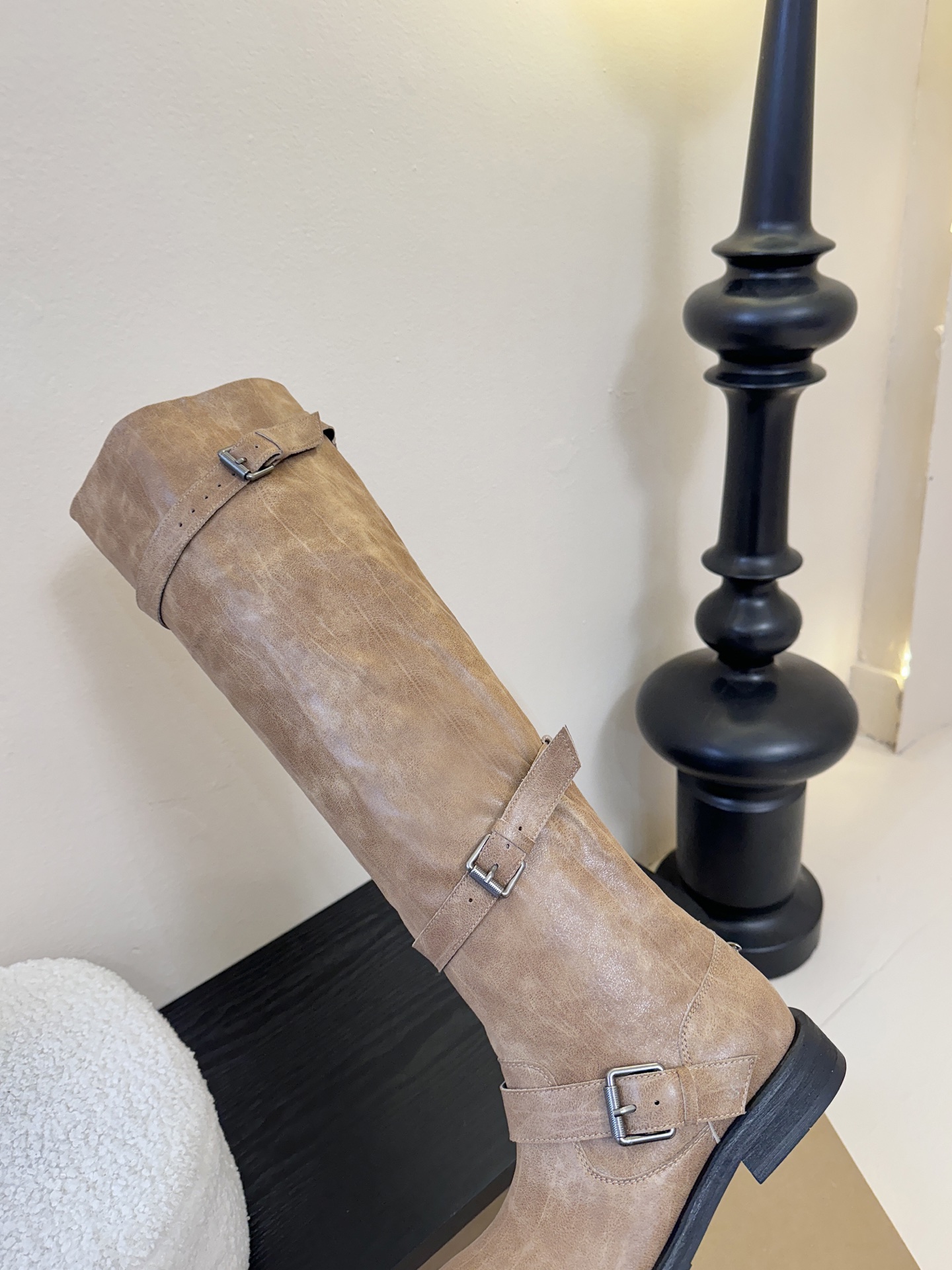 Negative Three骑士靴 氛围感的极致，真的帅到不讲理，原版定制粗犷的皮面和做旧质感，像是从电