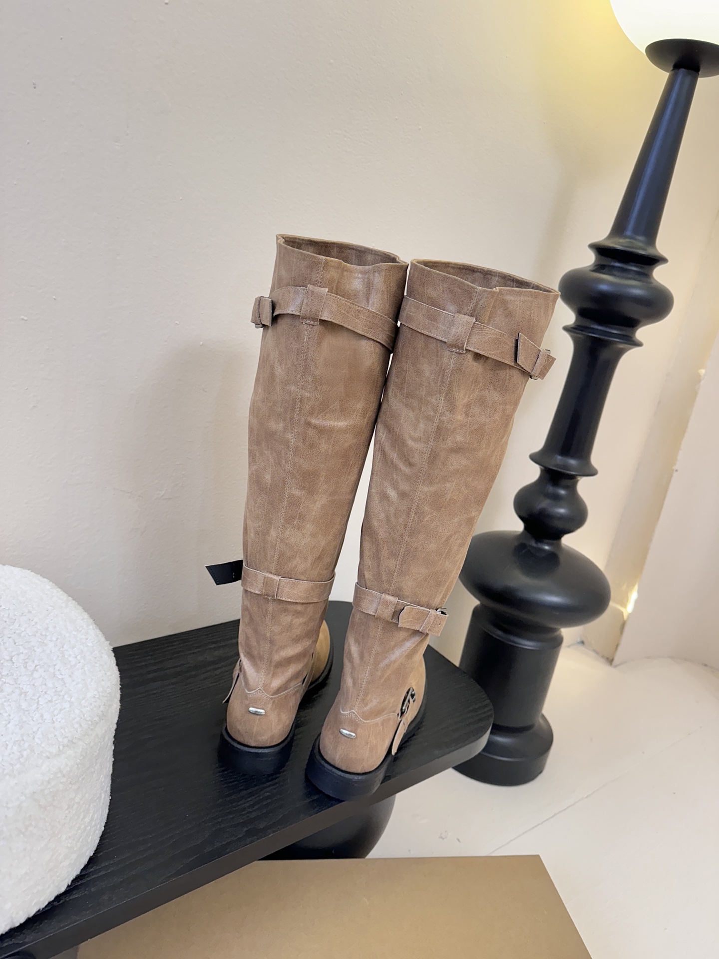 Negative Three骑士靴 氛围感的极致，真的帅到不讲理，原版定制粗犷的皮面和做旧质感，像是从电