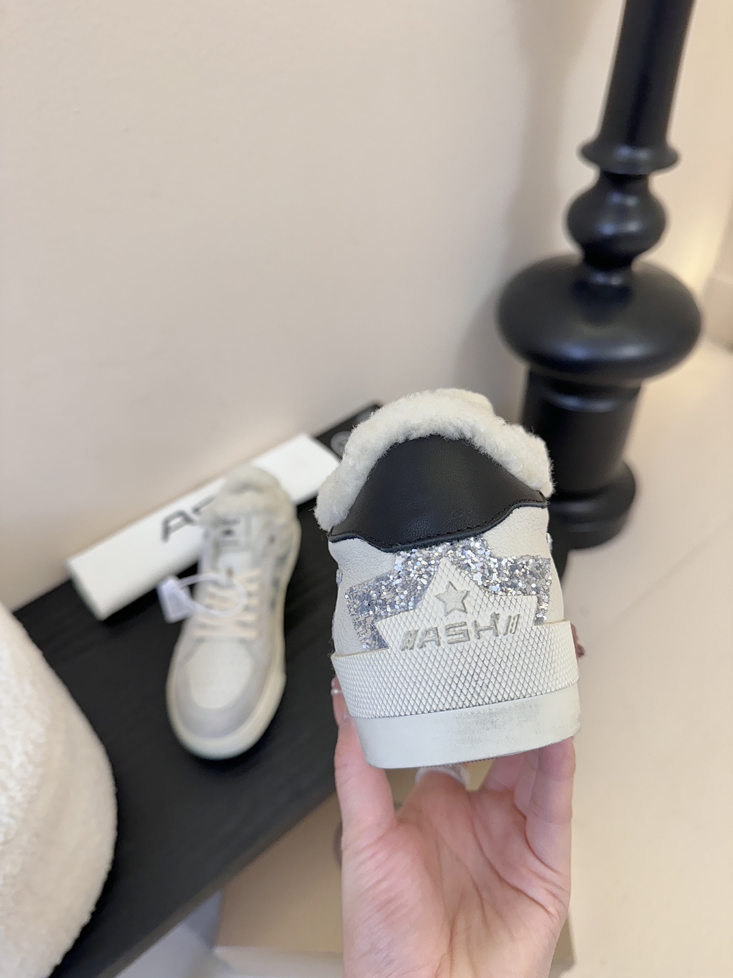 ASH本季爆款时尚休闲鞋小白鞋ASH可持续性时尚新型环保材质“新”时尚“型”篇章系列，ASH为致力可持续