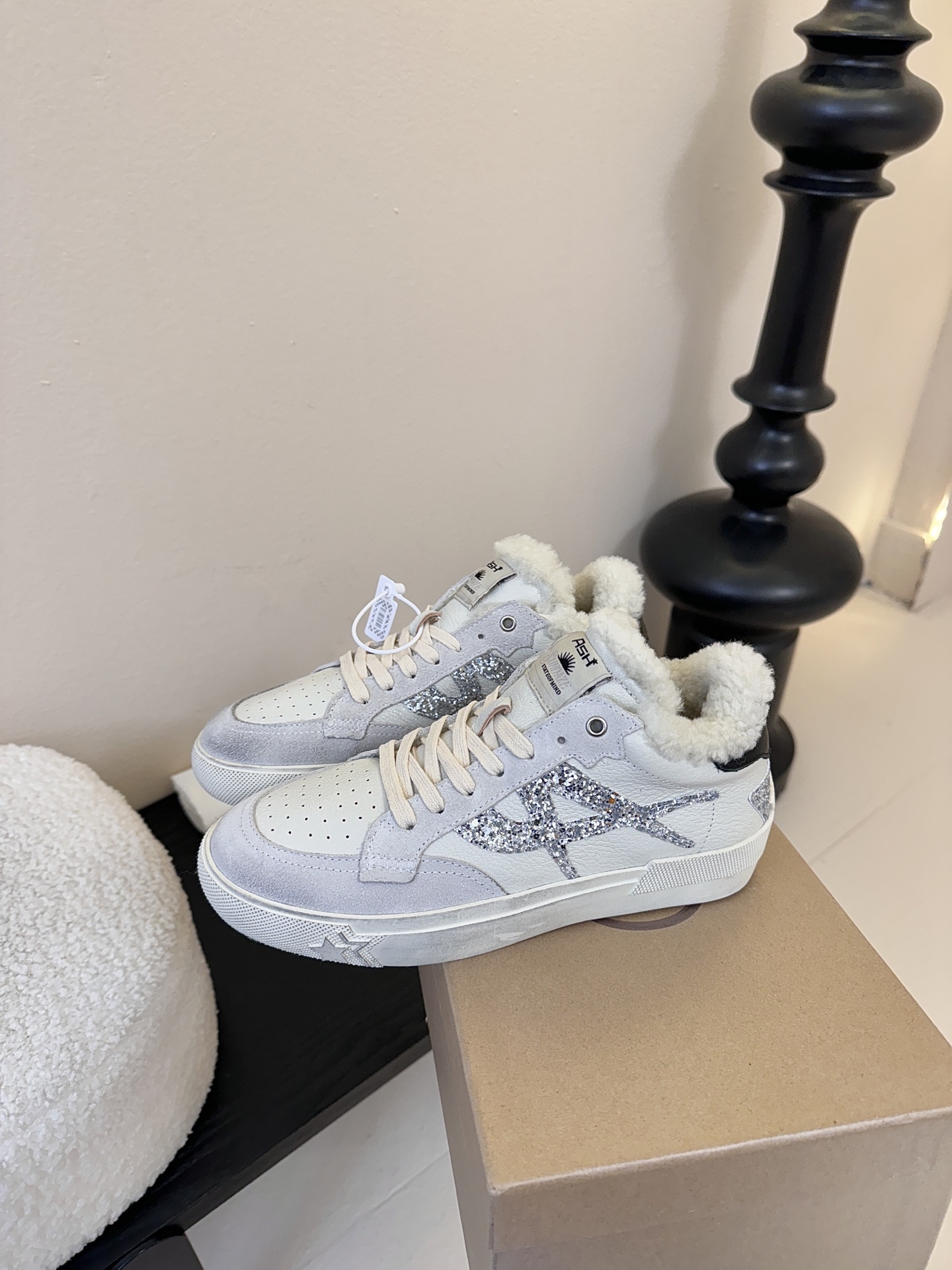 ASH本季爆款时尚休闲鞋小白鞋ASH可持续性时尚新型环保材质“新”时尚“型”篇章系列，ASH为致力可持续