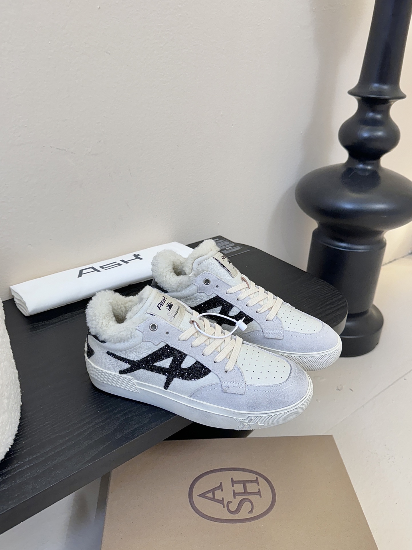 ASH本季爆款时尚休闲鞋小白鞋ASH可持续性时尚新型环保材质“新”时尚“型”篇章系列，ASH为致力可持续