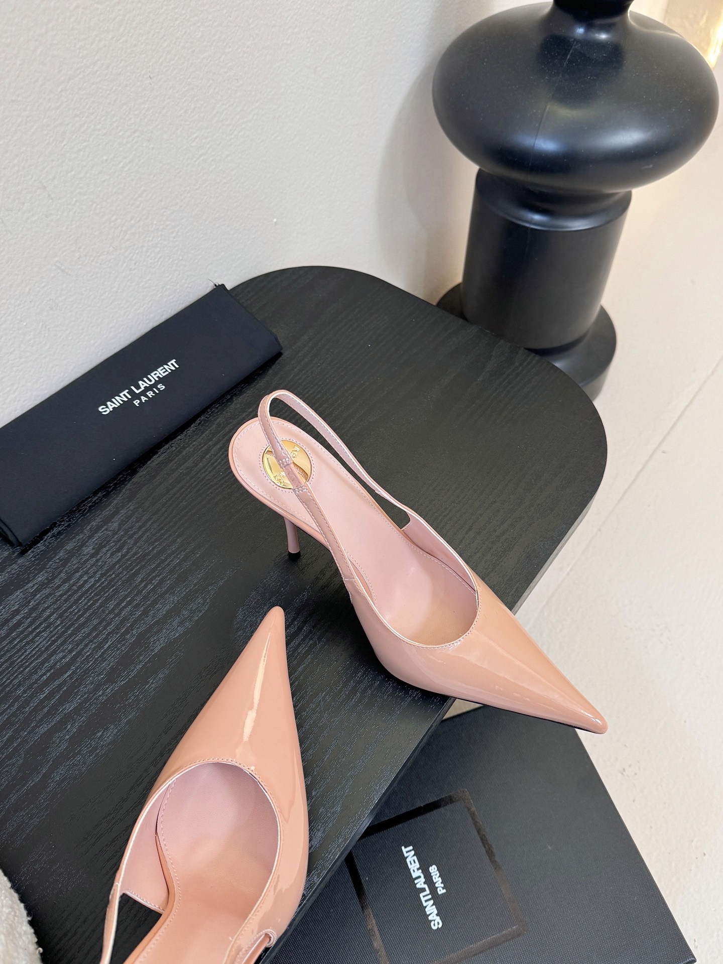 Saint Lauren* 圣罗兰走秀款超尖头凉鞋走秀款 把美丽刑锯表现的淋漓尽致 姐姐的美丽尤物平底鞋