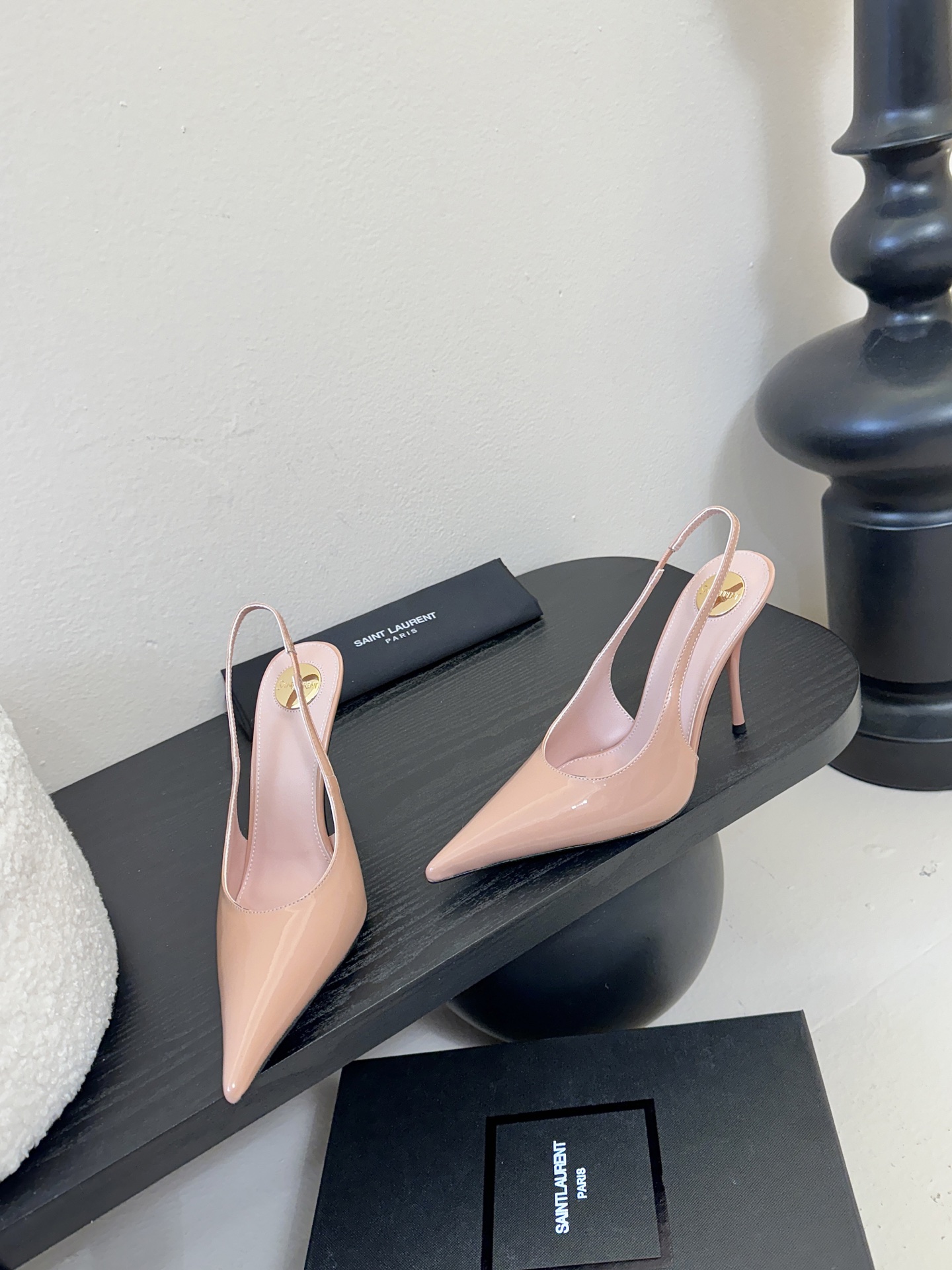 Saint Lauren* 圣罗兰走秀款超尖头凉鞋走秀款 把美丽刑锯表现的淋漓尽致 姐姐的美丽尤物平底鞋