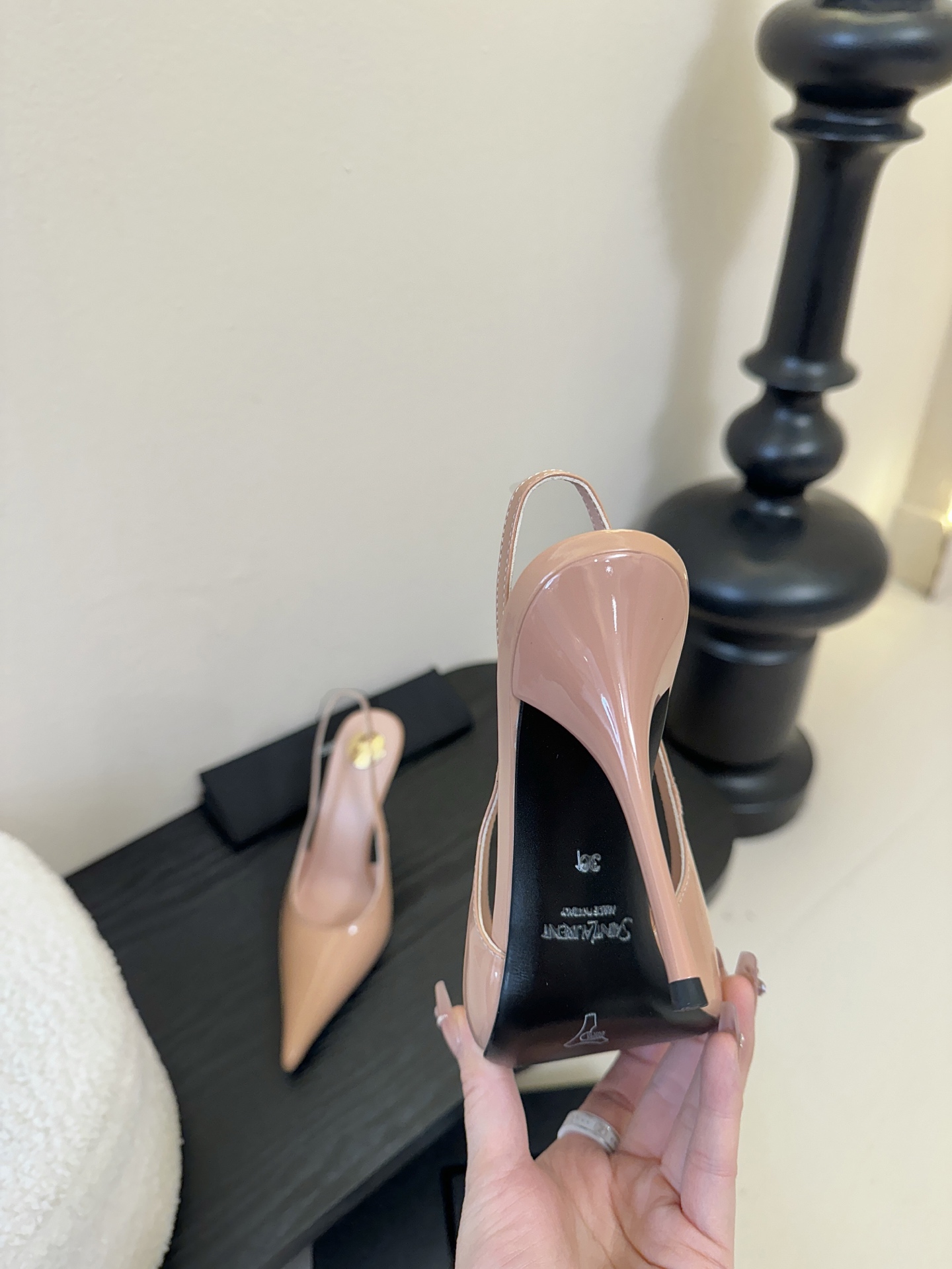 Saint Lauren* 圣罗兰走秀款超尖头凉鞋走秀款 把美丽刑锯表现的淋漓尽致 姐姐的美丽尤物平底鞋