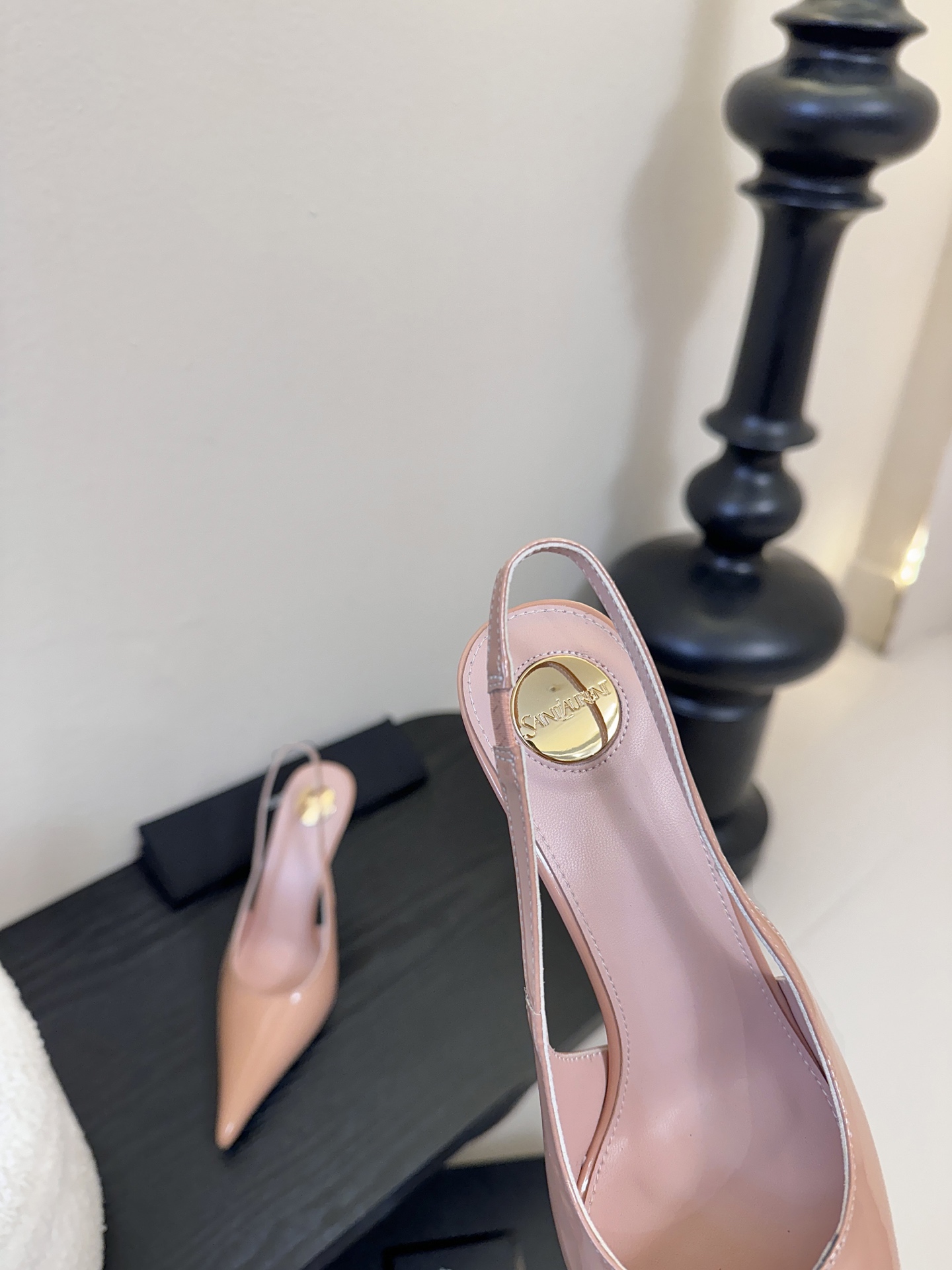 Saint Lauren* 圣罗兰走秀款超尖头凉鞋走秀款 把美丽刑锯表现的淋漓尽致 姐姐的美丽尤物平底鞋