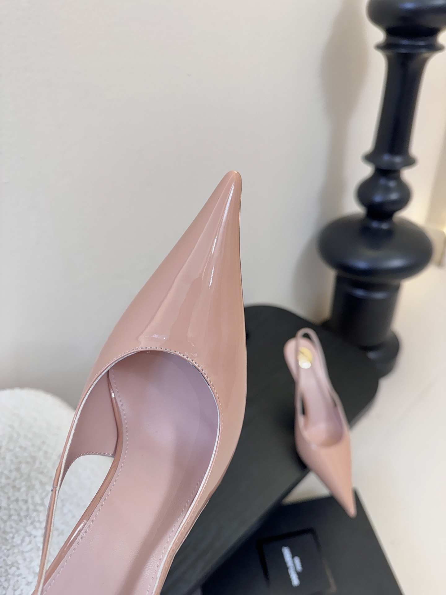 Saint Lauren* 圣罗兰走秀款超尖头凉鞋走秀款 把美丽刑锯表现的淋漓尽致 姐姐的美丽尤物平底鞋