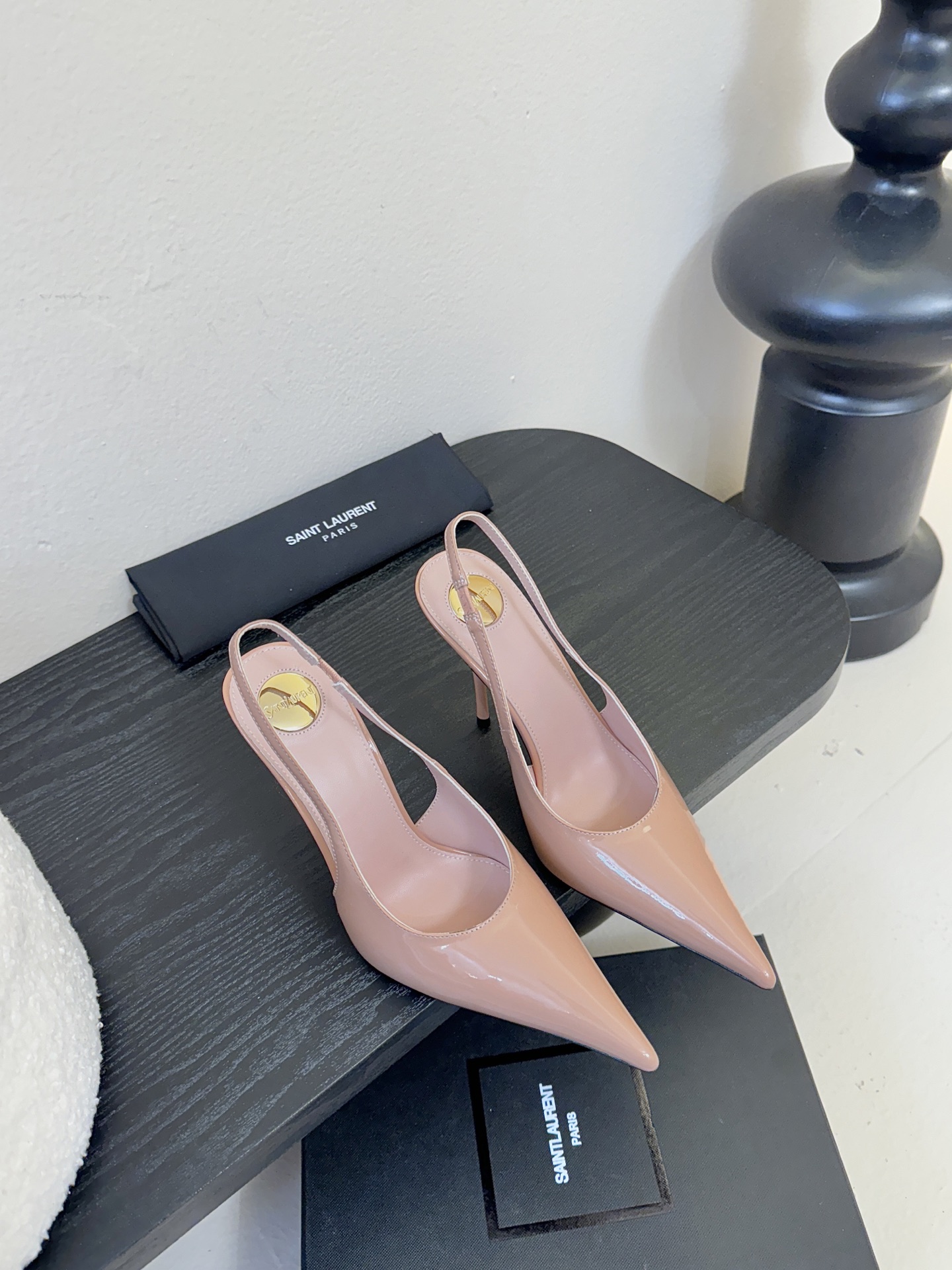 Saint Lauren* 圣罗兰走秀款超尖头凉鞋走秀款 把美丽刑锯表现的淋漓尽致 姐姐的美丽尤物平底鞋