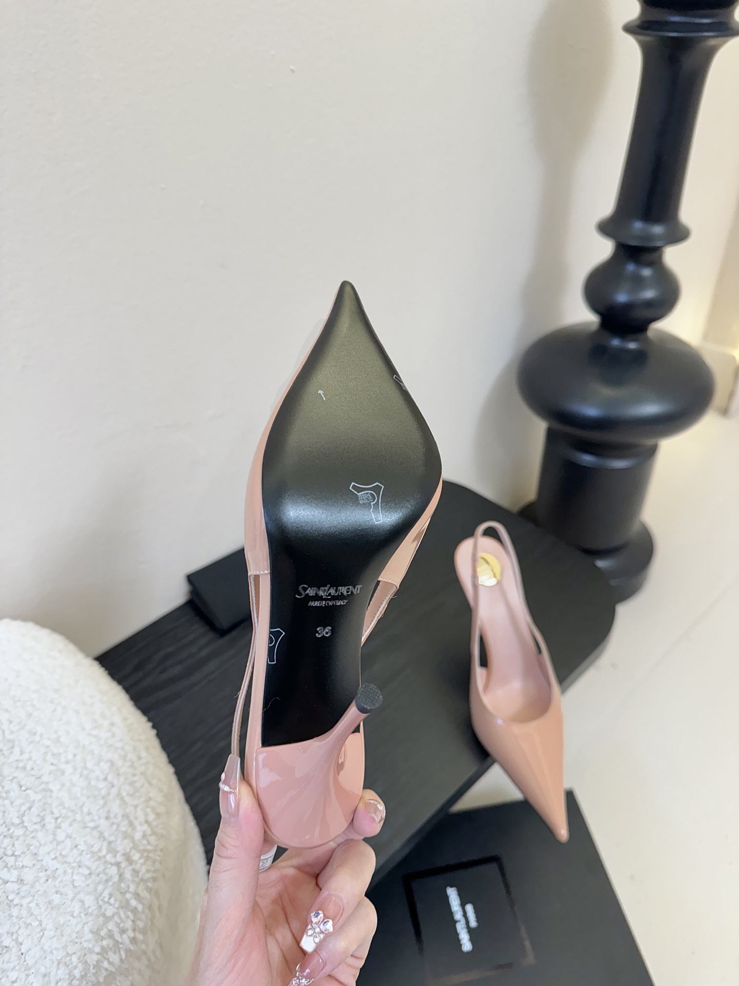 Saint Lauren* 圣罗兰走秀款超尖头凉鞋走秀款 把美丽刑锯表现的淋漓尽致 姐姐的美丽尤物平底鞋