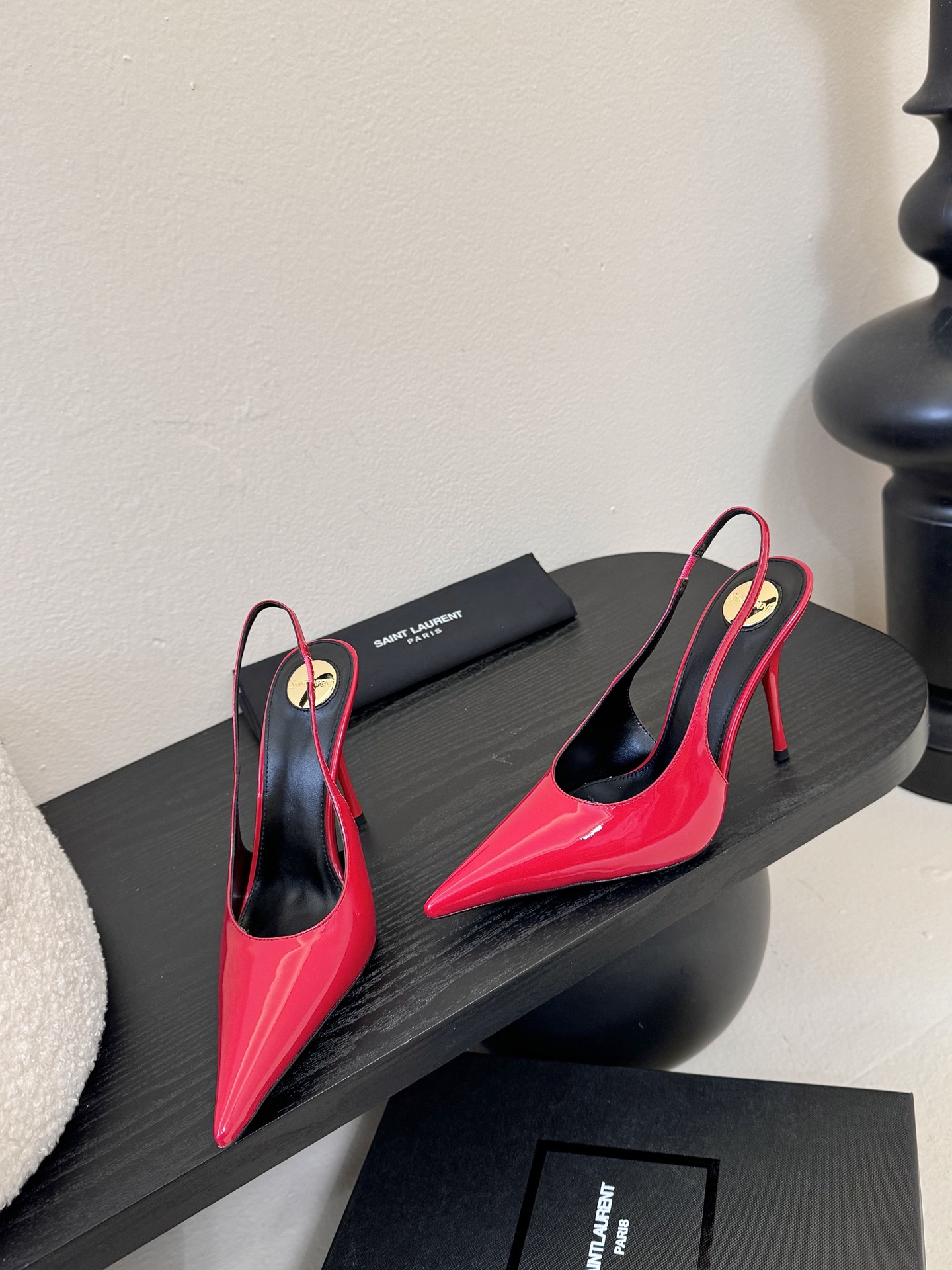 Saint Lauren* 圣罗兰走秀款超尖头凉鞋走秀款 把美丽刑锯表现的淋漓尽致 姐姐的美丽尤物平底鞋