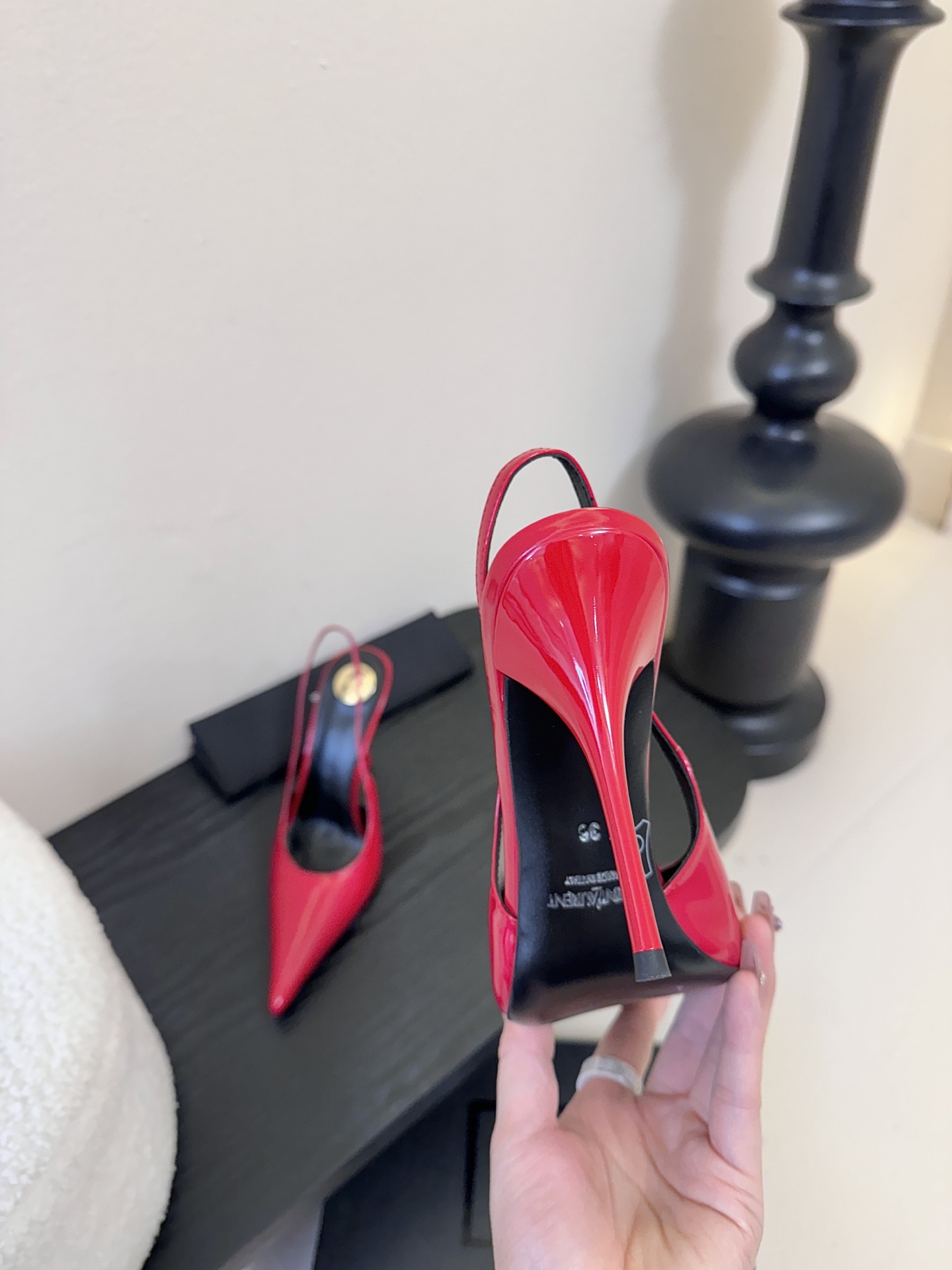 Saint Lauren* 圣罗兰走秀款超尖头凉鞋走秀款 把美丽刑锯表现的淋漓尽致 姐姐的美丽尤物平底鞋