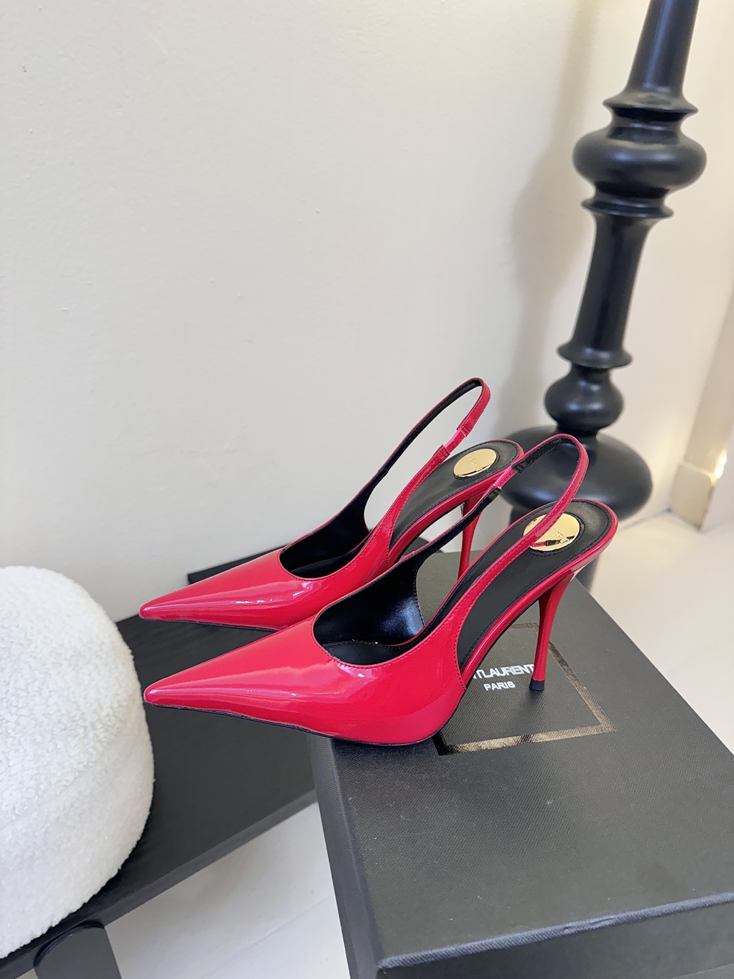 Saint Lauren* 圣罗兰走秀款超尖头凉鞋走秀款 把美丽刑锯表现的淋漓尽致 姐姐的美丽尤物平底鞋