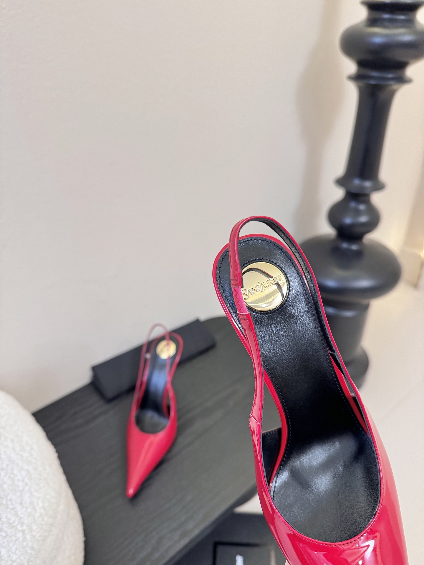 Saint Lauren* 圣罗兰走秀款超尖头凉鞋走秀款 把美丽刑锯表现的淋漓尽致 姐姐的美丽尤物平底鞋