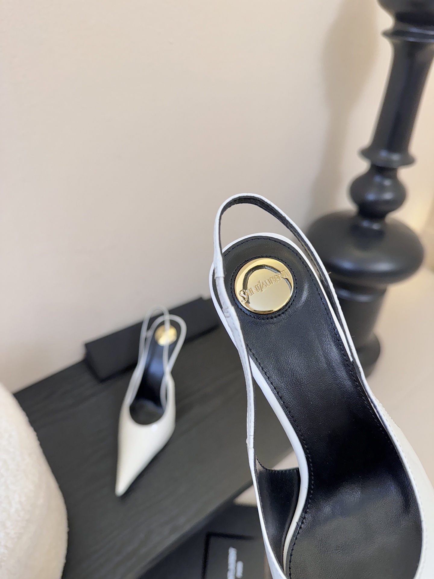 Saint Lauren* 圣罗兰走秀款超尖头凉鞋走秀款 把美丽刑锯表现的淋漓尽致 姐姐的美丽尤物平底鞋