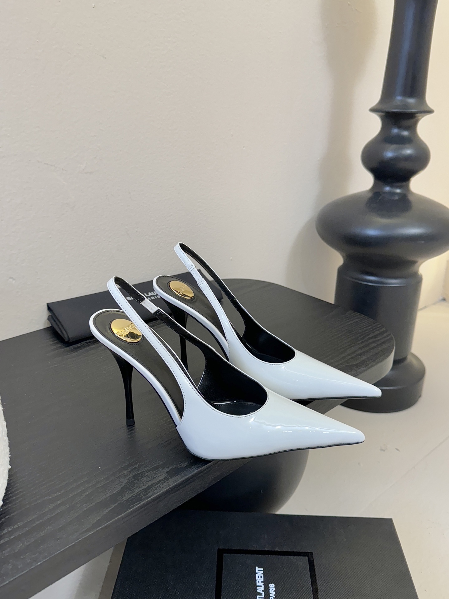 Saint Lauren* 圣罗兰走秀款超尖头凉鞋走秀款 把美丽刑锯表现的淋漓尽致 姐姐的美丽尤物平底鞋