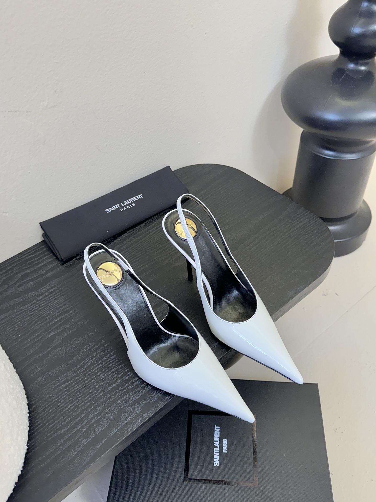 Saint Lauren* 圣罗兰走秀款超尖头凉鞋走秀款 把美丽刑锯表现的淋漓尽致 姐姐的美丽尤物平底鞋