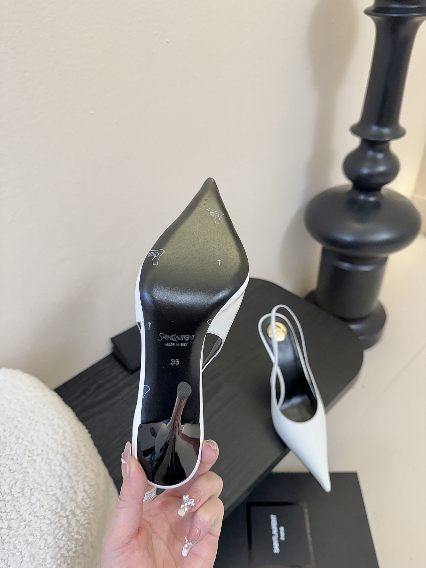 Saint Lauren* 圣罗兰走秀款超尖头凉鞋走秀款 把美丽刑锯表现的淋漓尽致 姐姐的美丽尤物平底鞋