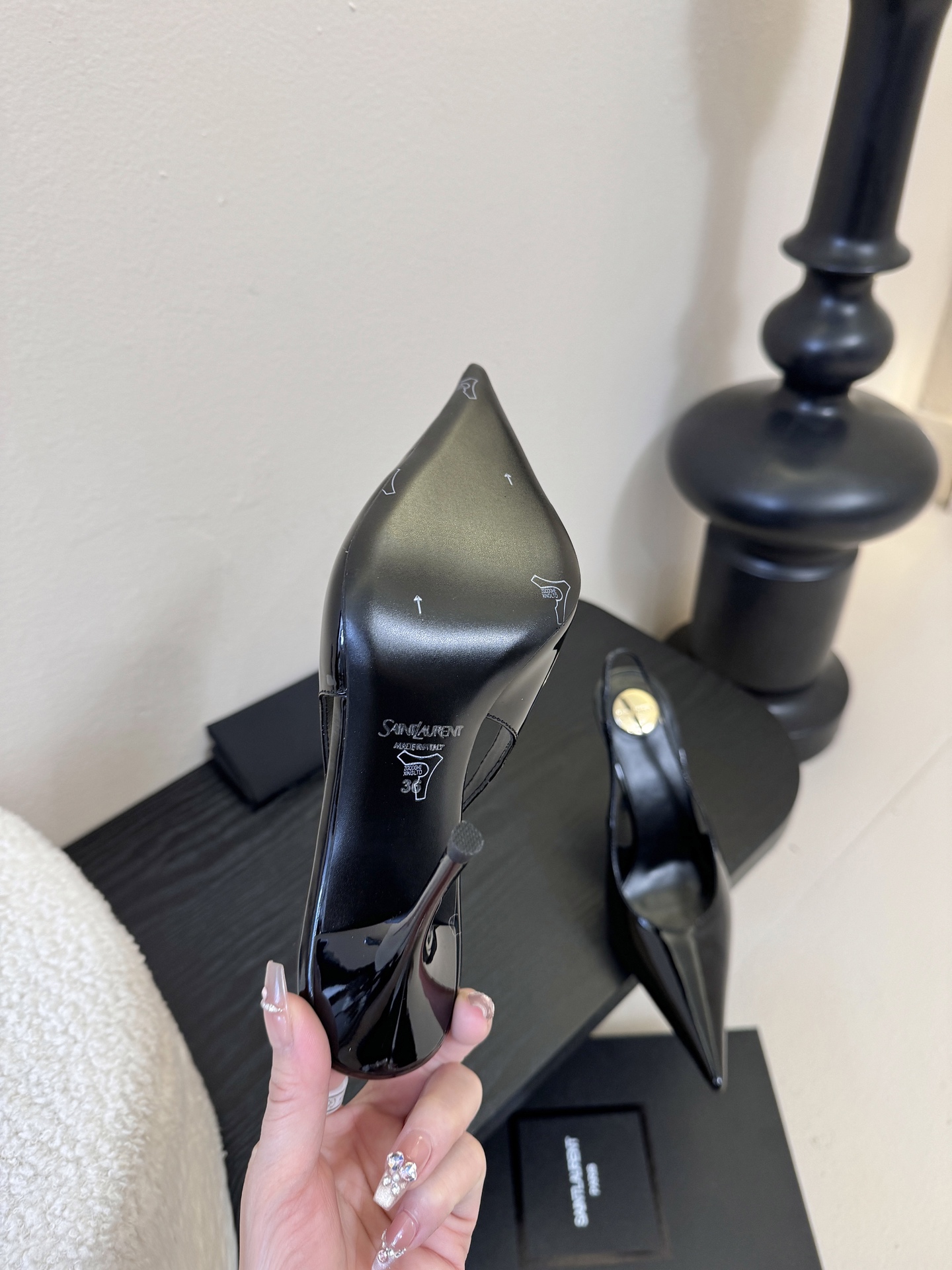 Saint Lauren* 圣罗兰走秀款超尖头凉鞋走秀款 把美丽刑锯表现的淋漓尽致 姐姐的美丽尤物平底鞋