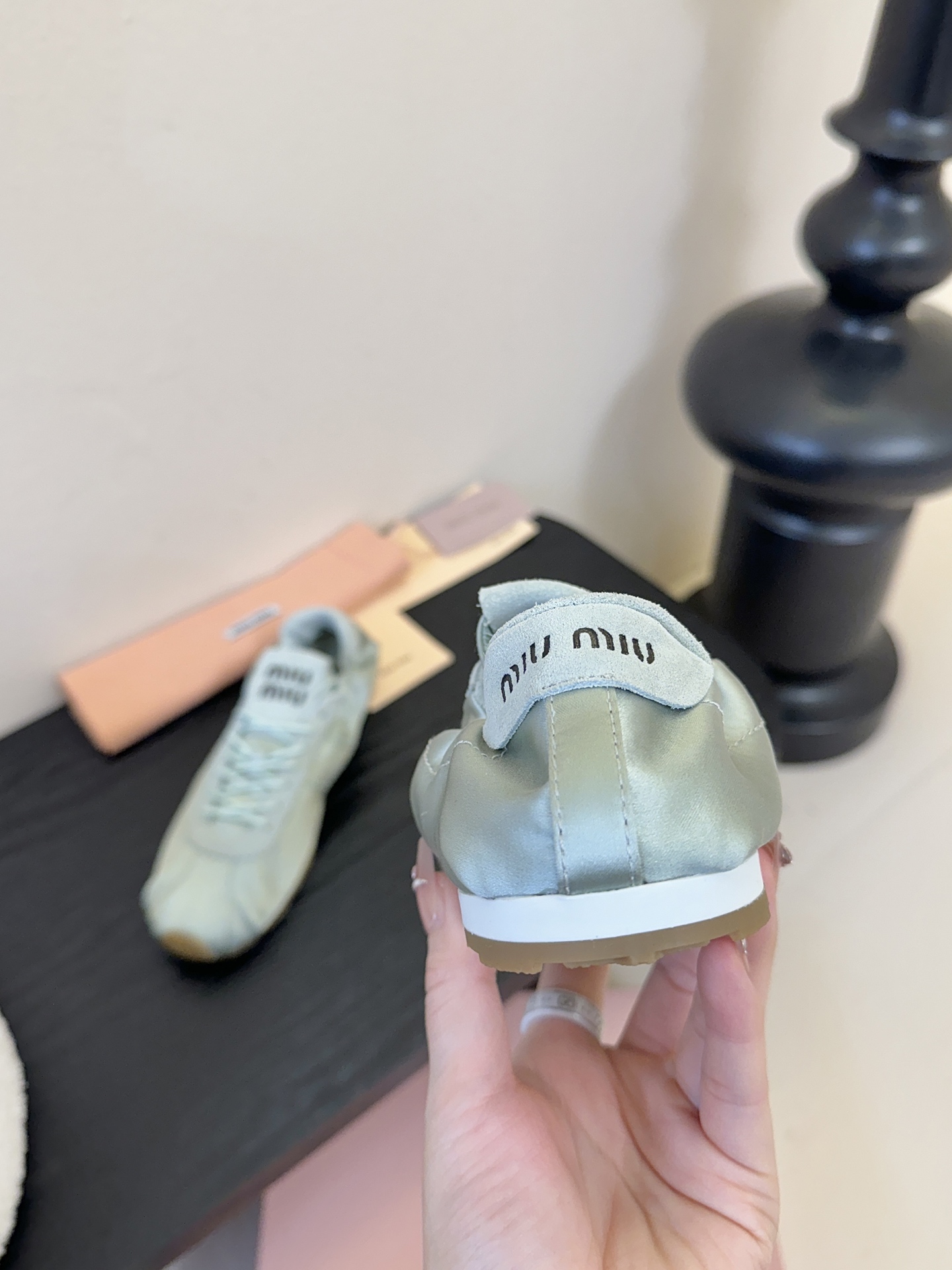 顶级MiuMiu缪缪春夏最新走秀款薄底鞋 休闲鞋 超多明星网红种草 国内外博主刷爆的一款 小红书种草系列