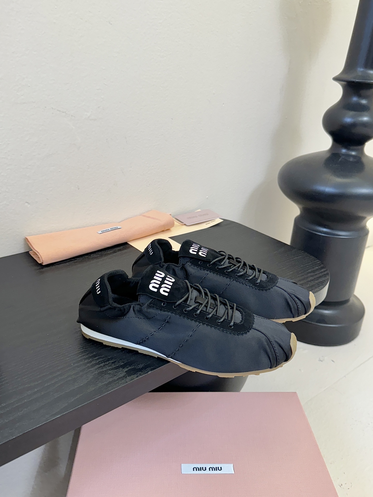 顶级MiuMiu缪缪春夏最新走秀款薄底鞋 休闲鞋 超多明星网红种草 国内外博主刷爆的一款 小红书种草系列