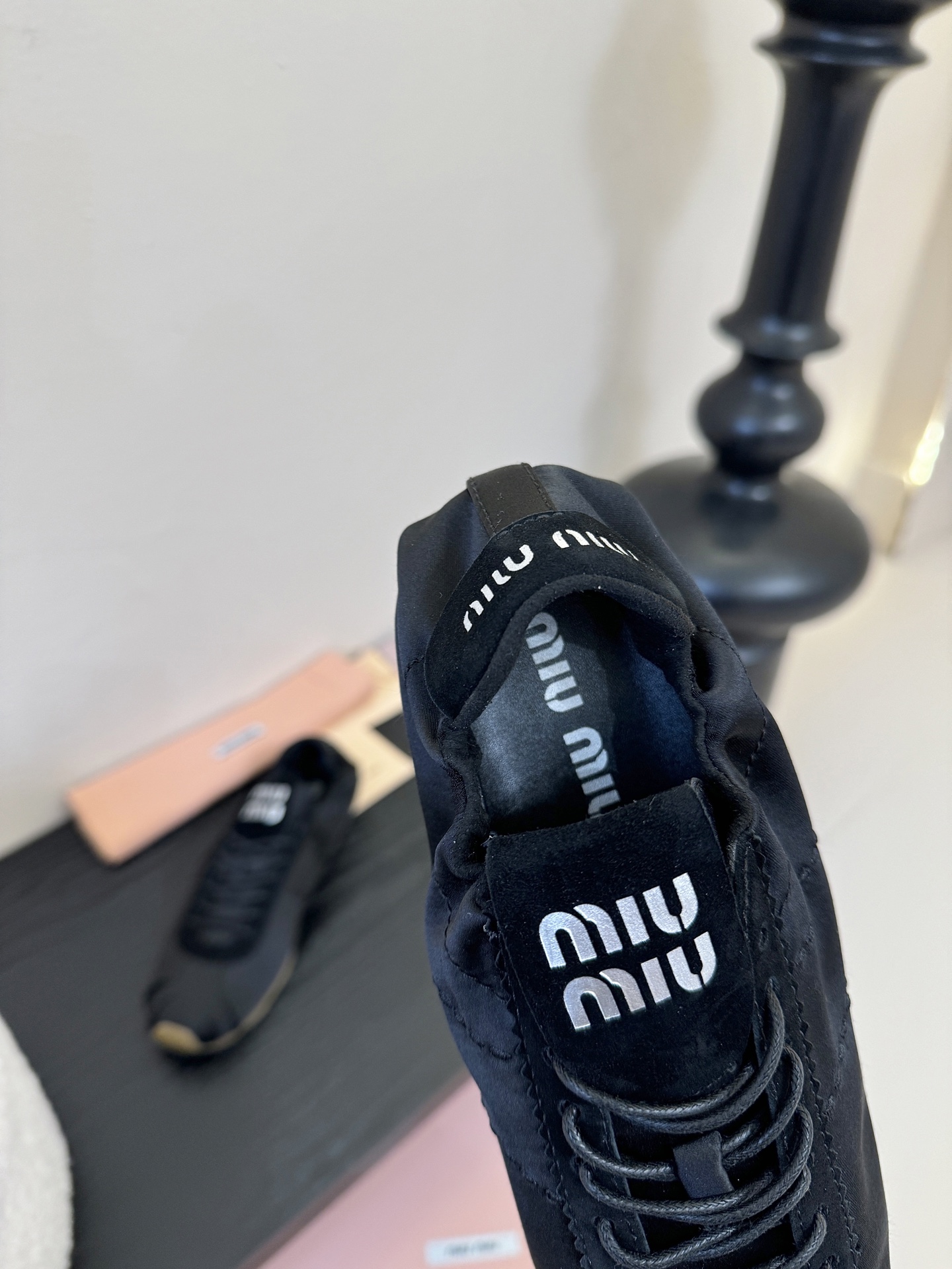 顶级MiuMiu缪缪春夏最新走秀款薄底鞋 休闲鞋 超多明星网红种草 国内外博主刷爆的一款 小红书种草系列