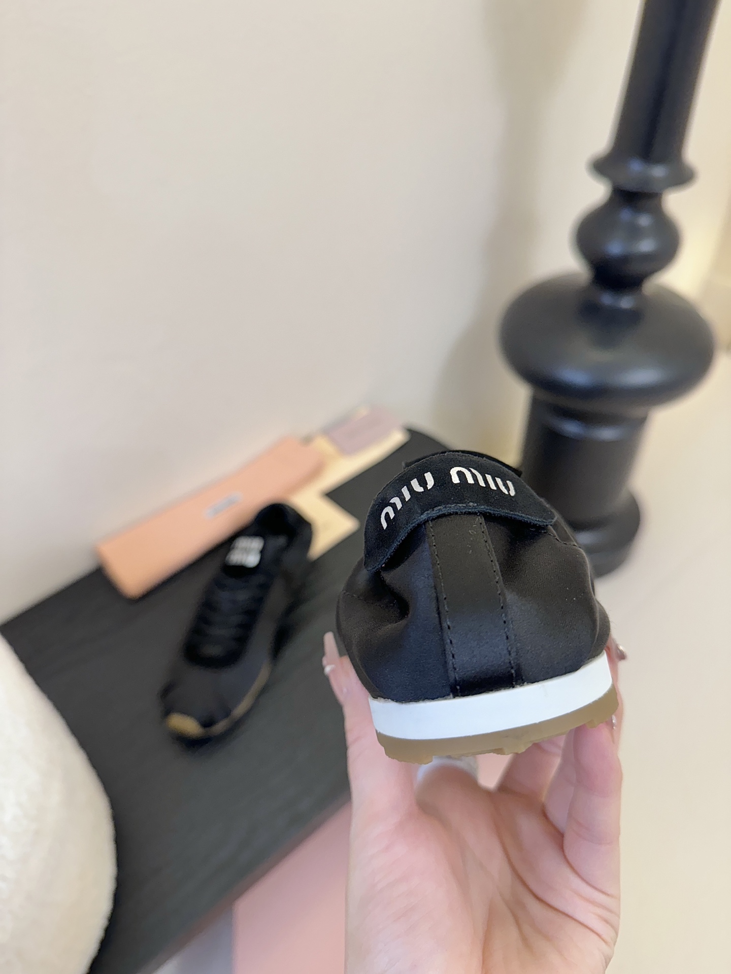 顶级MiuMiu缪缪春夏最新走秀款薄底鞋 休闲鞋 超多明星网红种草 国内外博主刷爆的一款 小红书种草系列