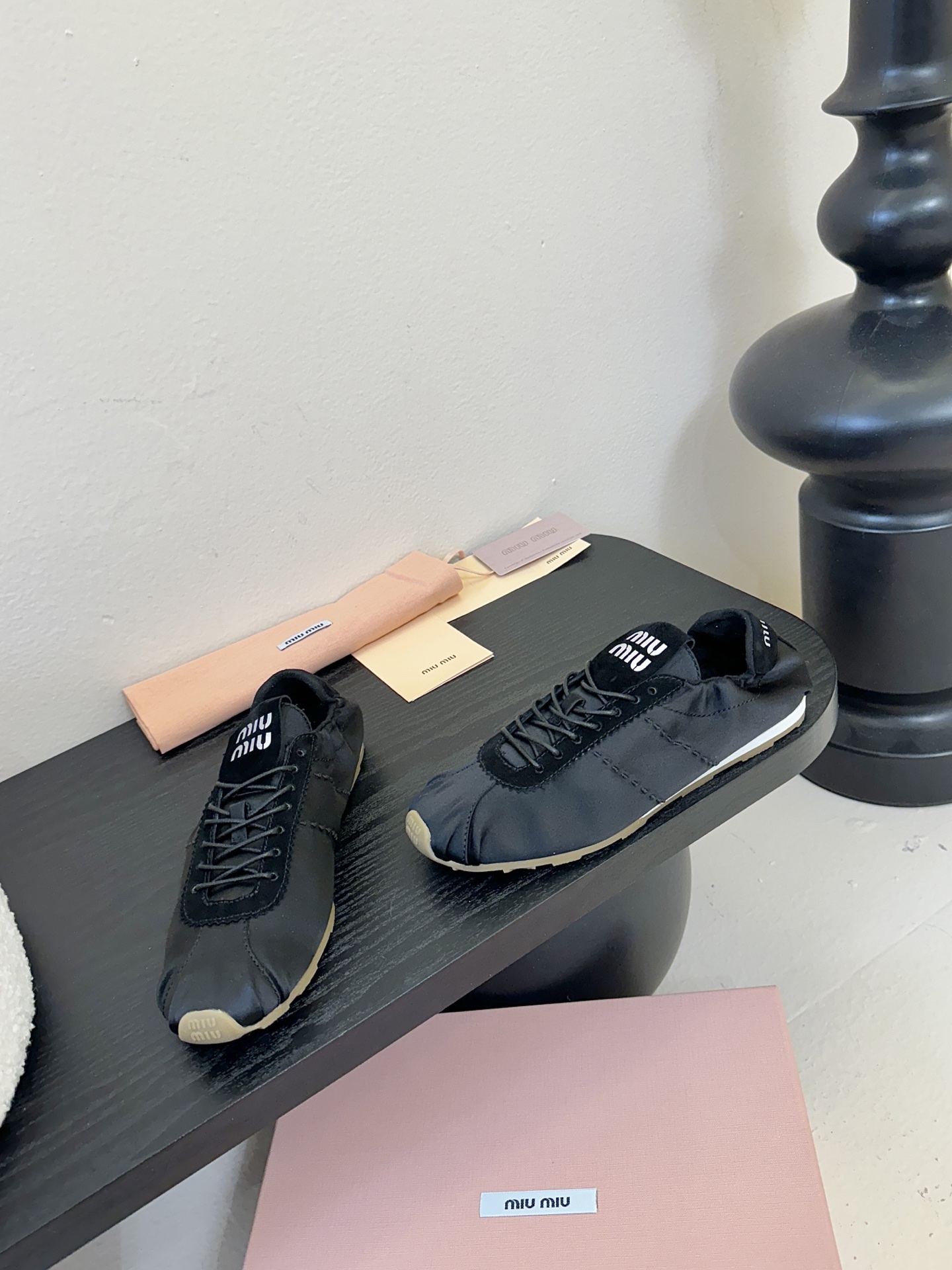 顶级MiuMiu缪缪春夏最新走秀款薄底鞋 休闲鞋 超多明星网红种草 国内外博主刷爆的一款 小红书种草系列