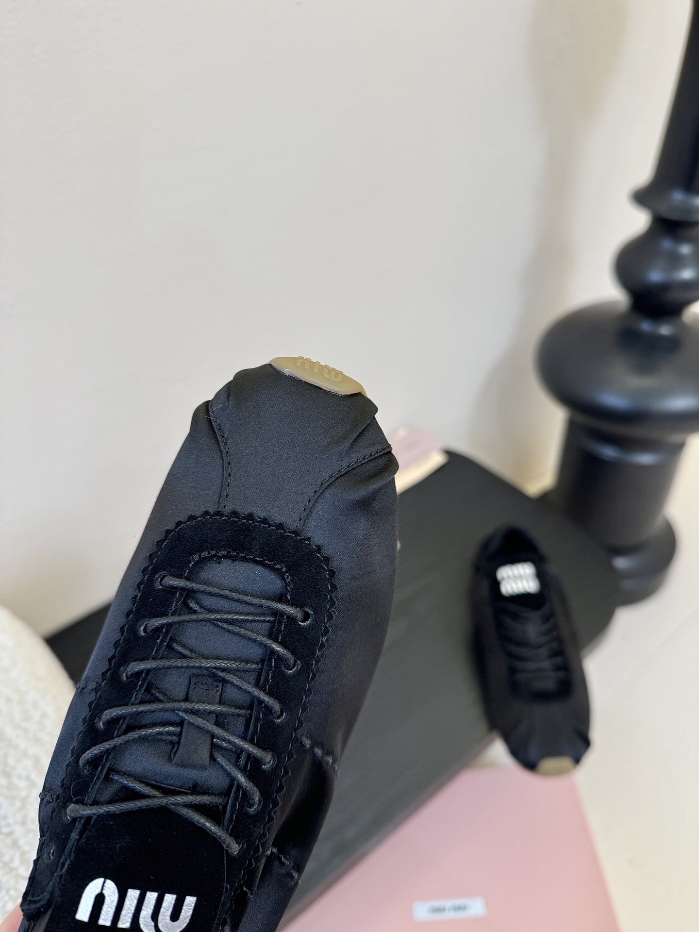 顶级MiuMiu缪缪春夏最新走秀款薄底鞋 休闲鞋 超多明星网红种草 国内外博主刷爆的一款 小红书种草系列