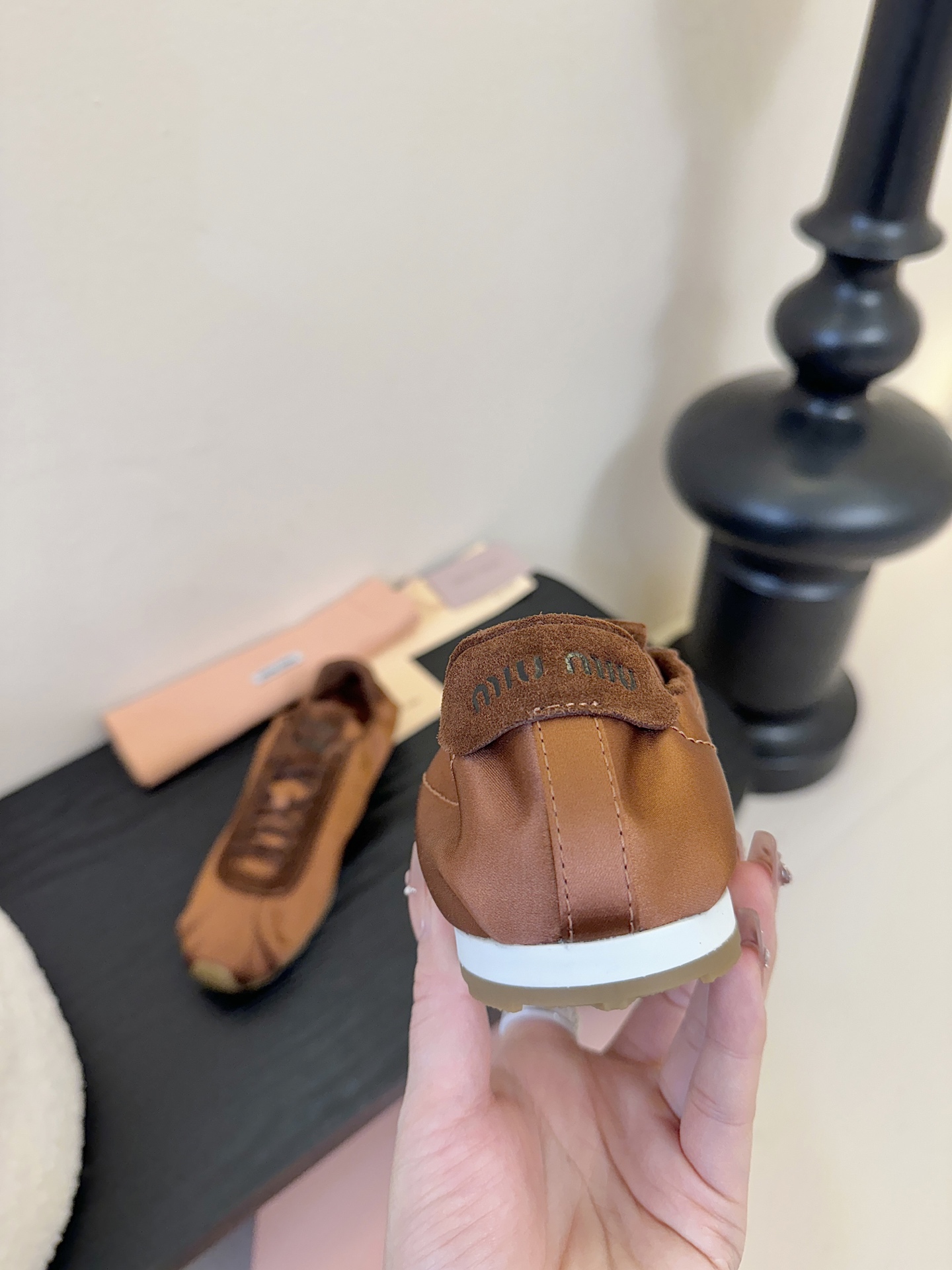 顶级MiuMiu缪缪春夏最新走秀款薄底鞋 休闲鞋 超多明星网红种草 国内外博主刷爆的一款 小红书种草系列