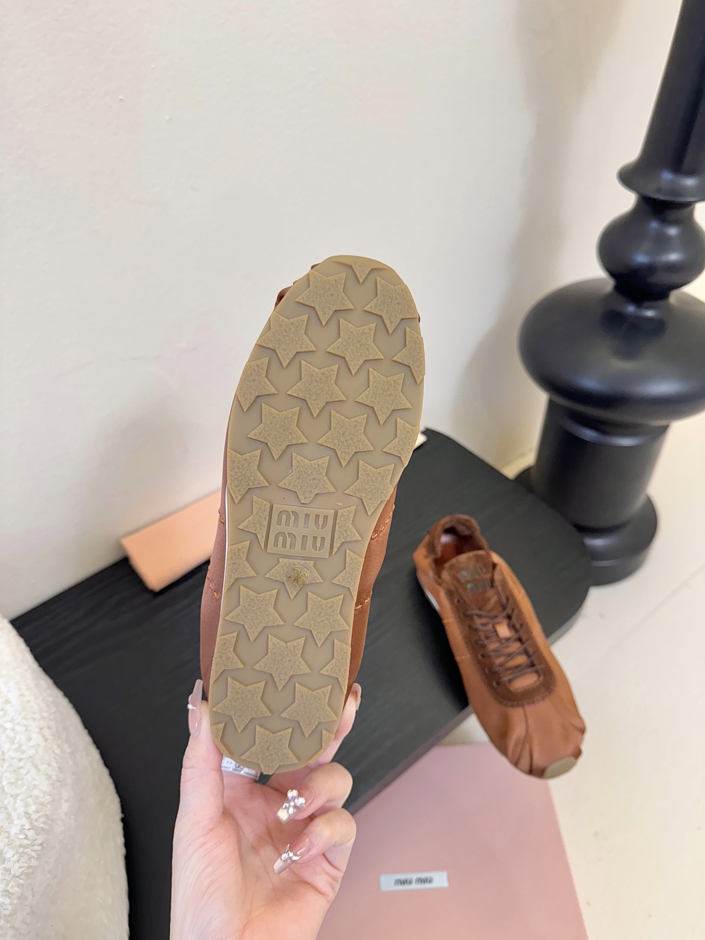 顶级MiuMiu缪缪春夏最新走秀款薄底鞋 休闲鞋 超多明星网红种草 国内外博主刷爆的一款 小红书种草系列