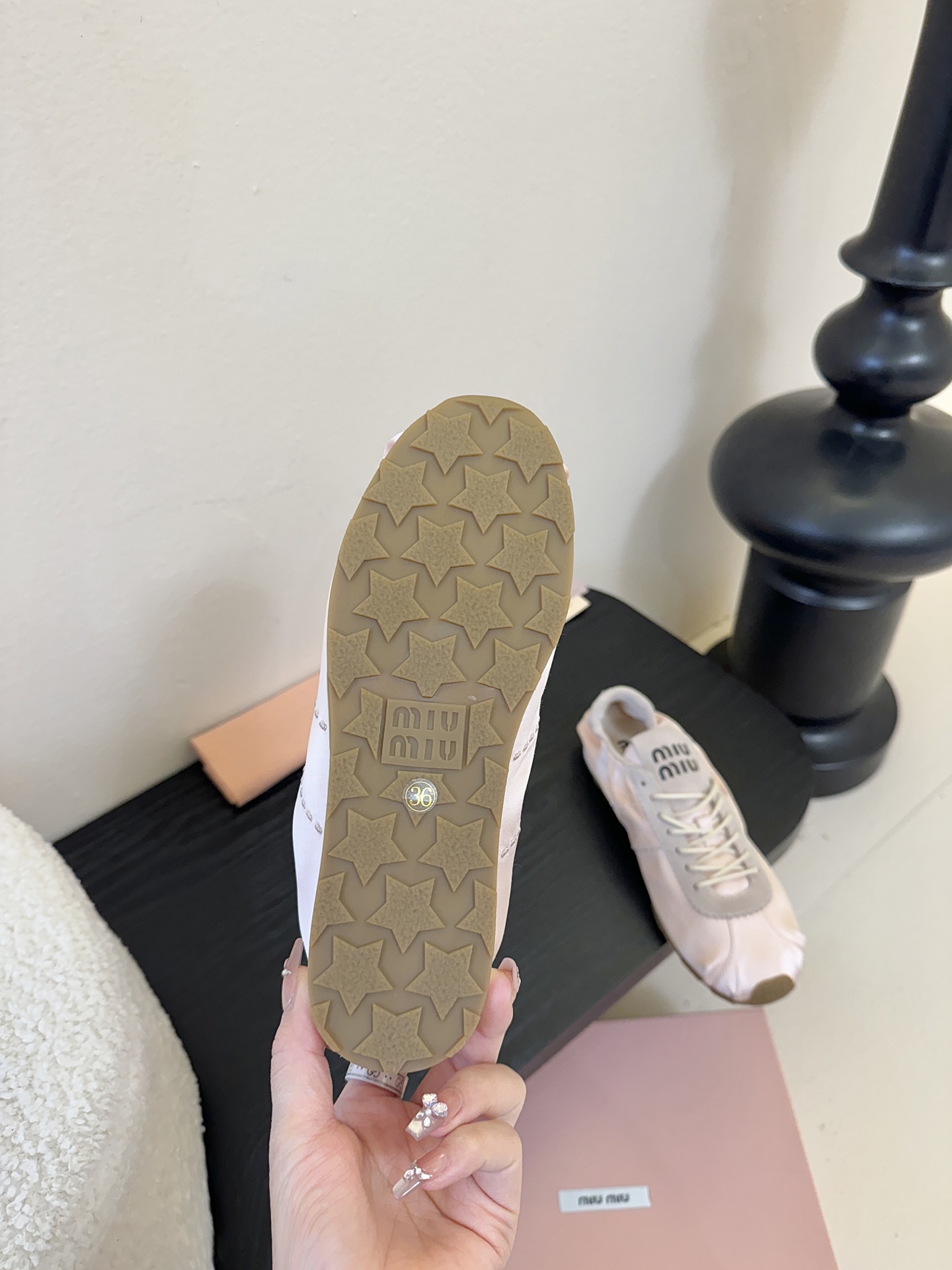 顶级MiuMiu缪缪春夏最新走秀款薄底鞋 休闲鞋 超多明星网红种草 国内外博主刷爆的一款 小红书种草系列