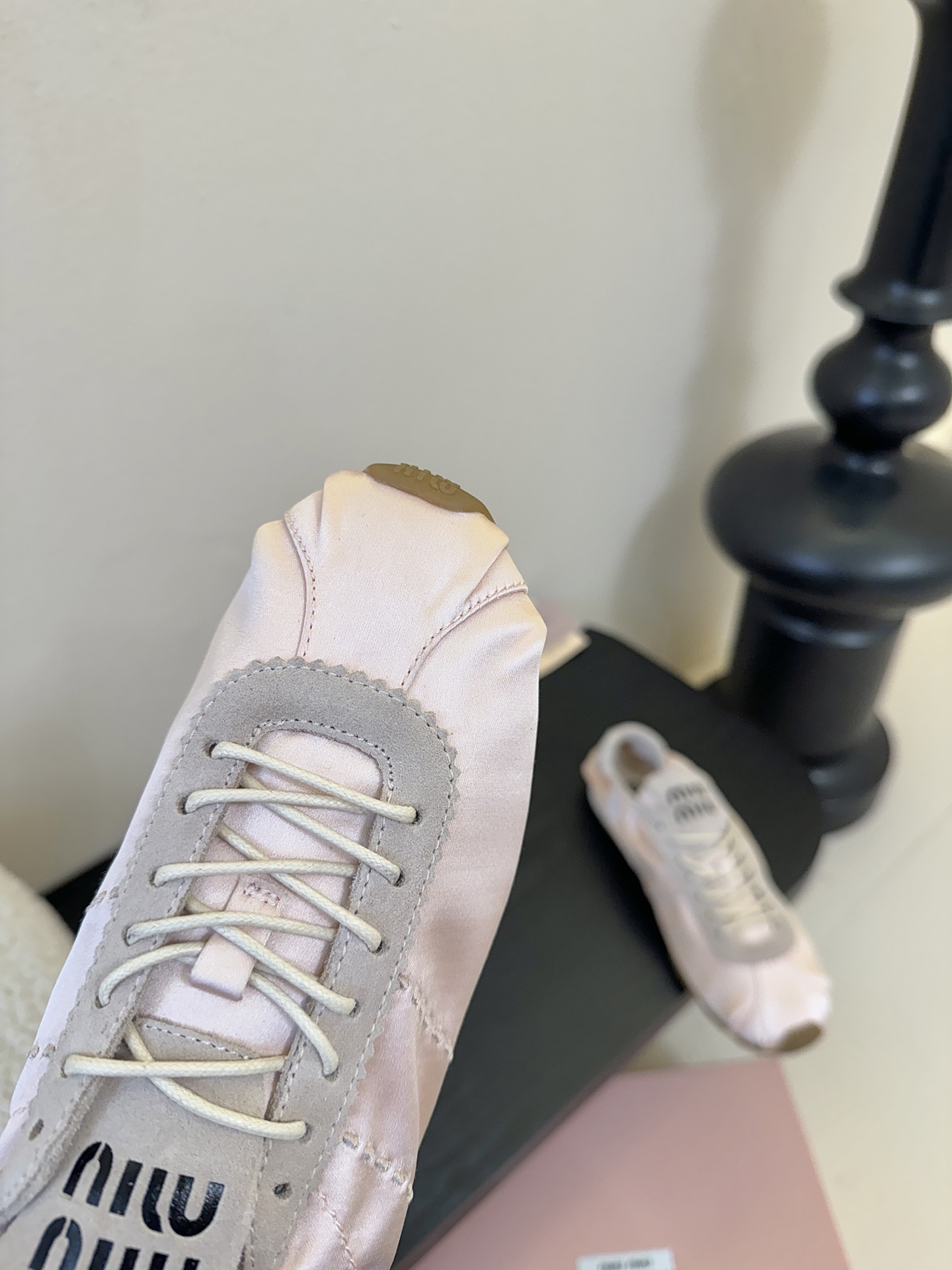 顶级MiuMiu缪缪春夏最新走秀款薄底鞋 休闲鞋 超多明星网红种草 国内外博主刷爆的一款 小红书种草系列