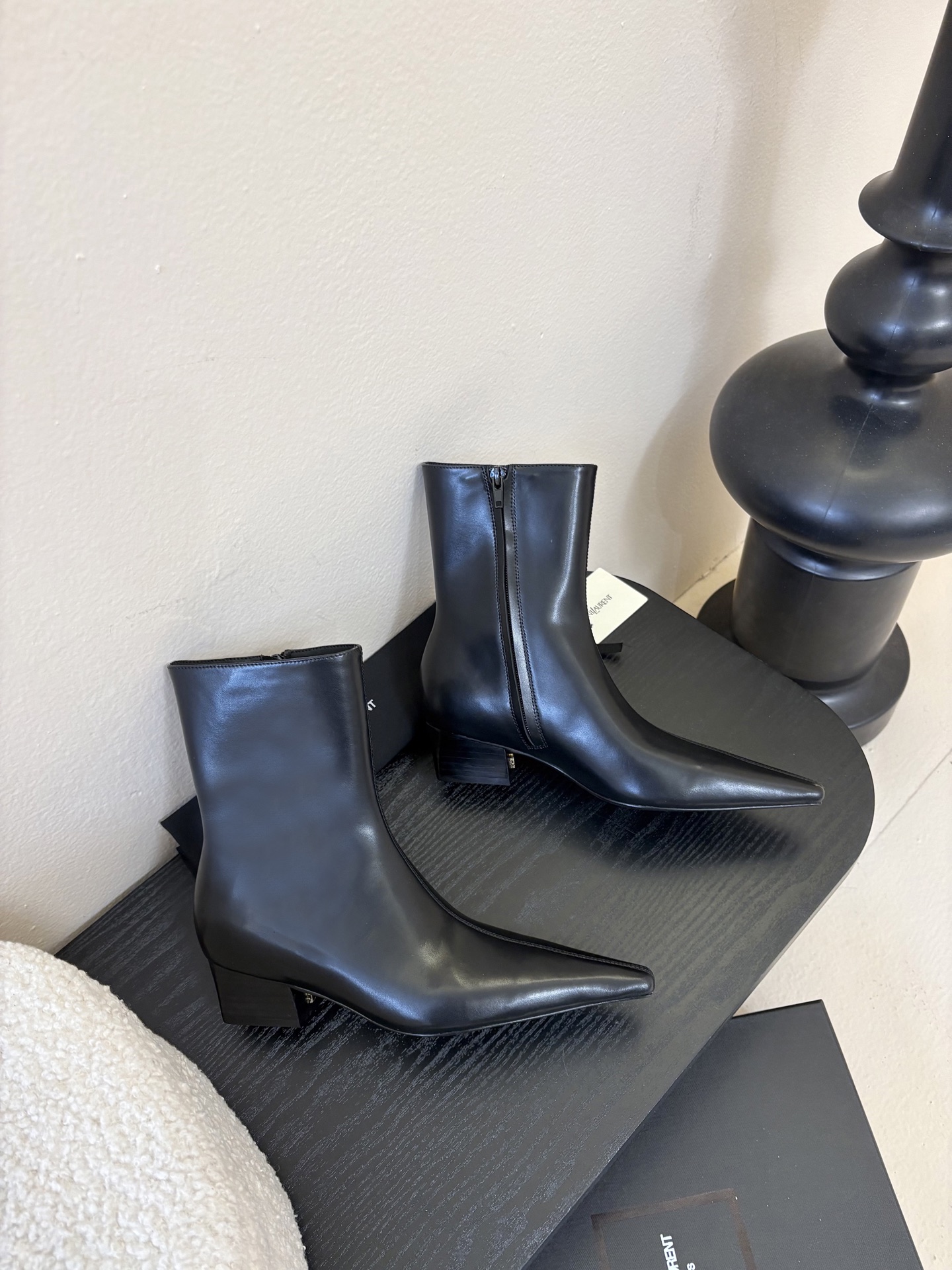 SAINT LAURENT圣罗兰秋冬走秀款 粗跟短靴 超多明星时尚博主种草 唯有YSL最懂女人心不接受反