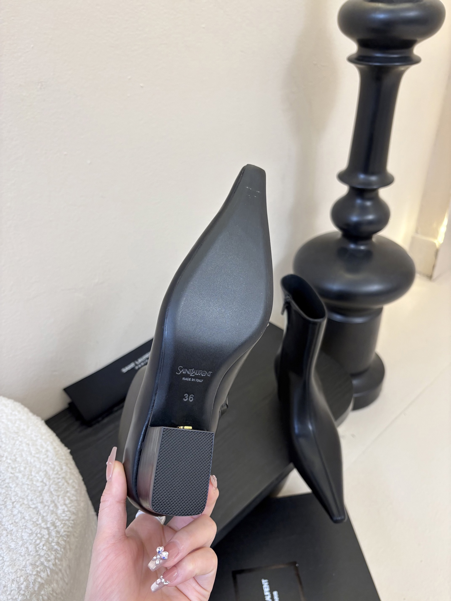 SAINT LAURENT圣罗兰秋冬走秀款 粗跟短靴 超多明星时尚博主种草 唯有YSL最懂女人心不接受反