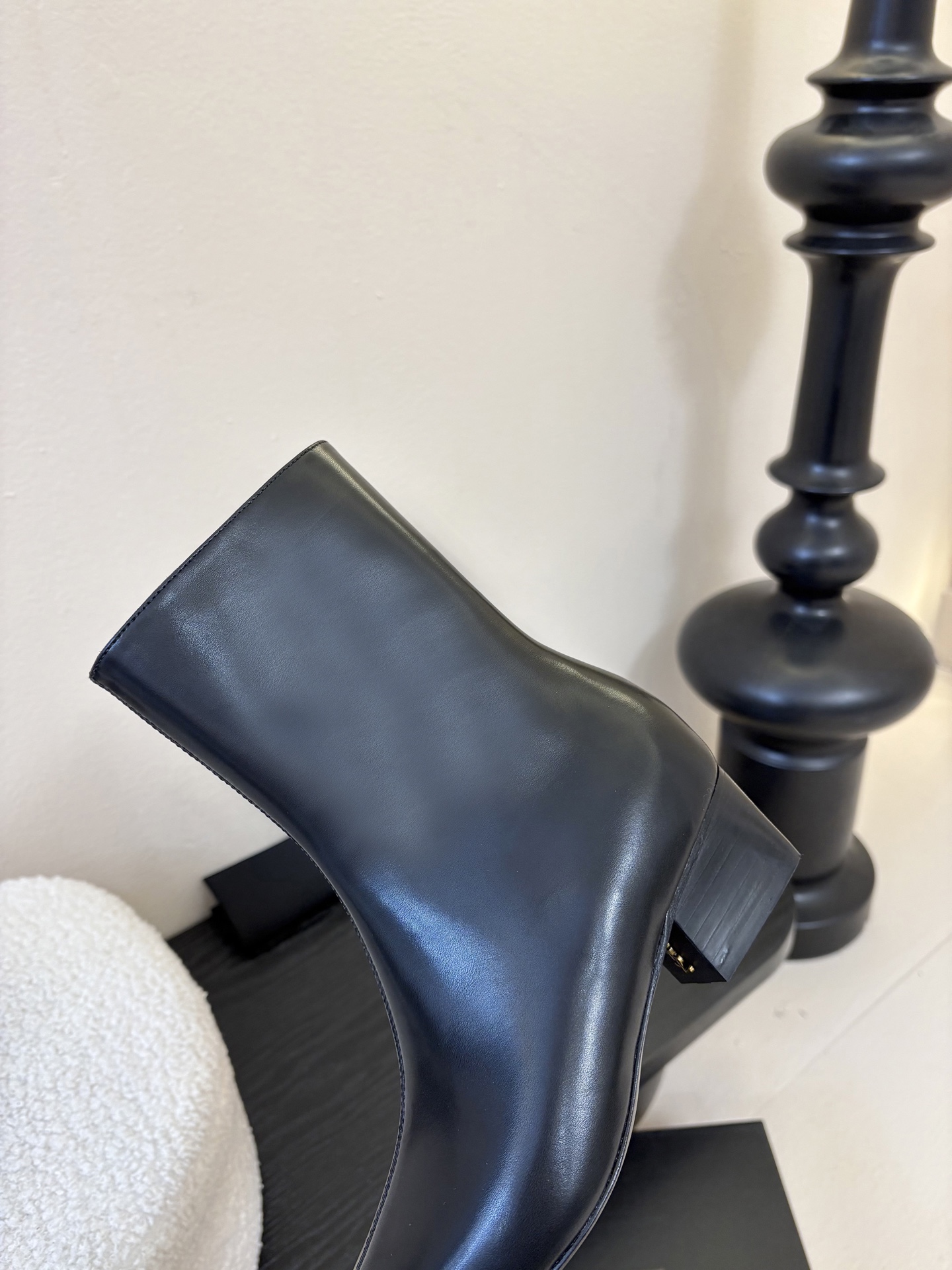 SAINT LAURENT圣罗兰秋冬走秀款 粗跟短靴 超多明星时尚博主种草 唯有YSL最懂女人心不接受反