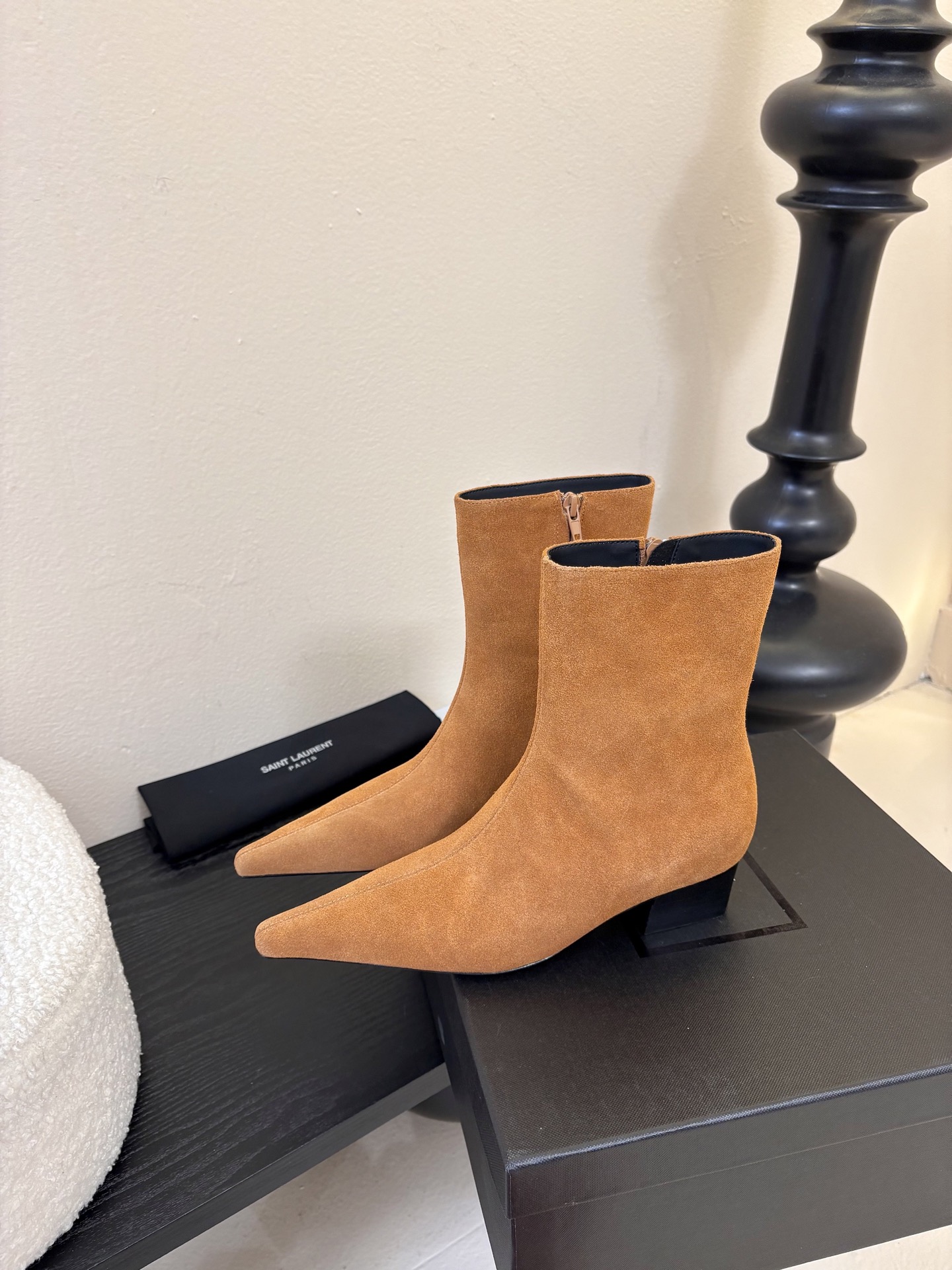 SAINT LAURENT圣罗兰秋冬走秀款 粗跟短靴 超多明星时尚博主种草 唯有YSL最懂女人心不接受反