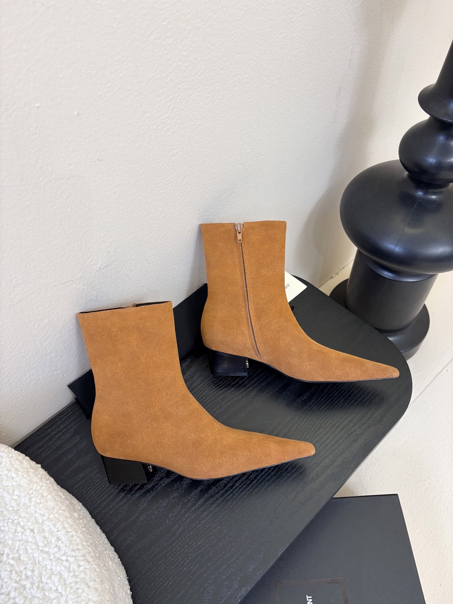 SAINT LAURENT圣罗兰秋冬走秀款 粗跟短靴 超多明星时尚博主种草 唯有YSL最懂女人心不接受反