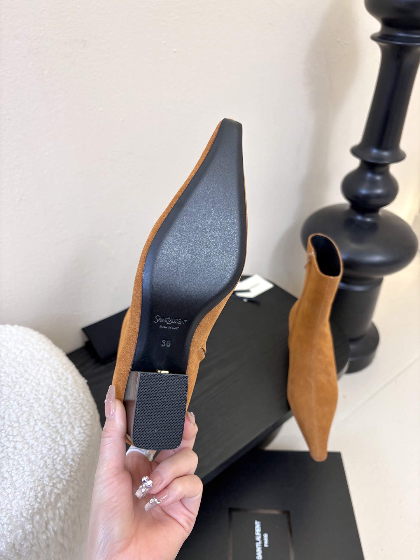 SAINT LAURENT圣罗兰秋冬走秀款 粗跟短靴 超多明星时尚博主种草 唯有YSL最懂女人心不接受反