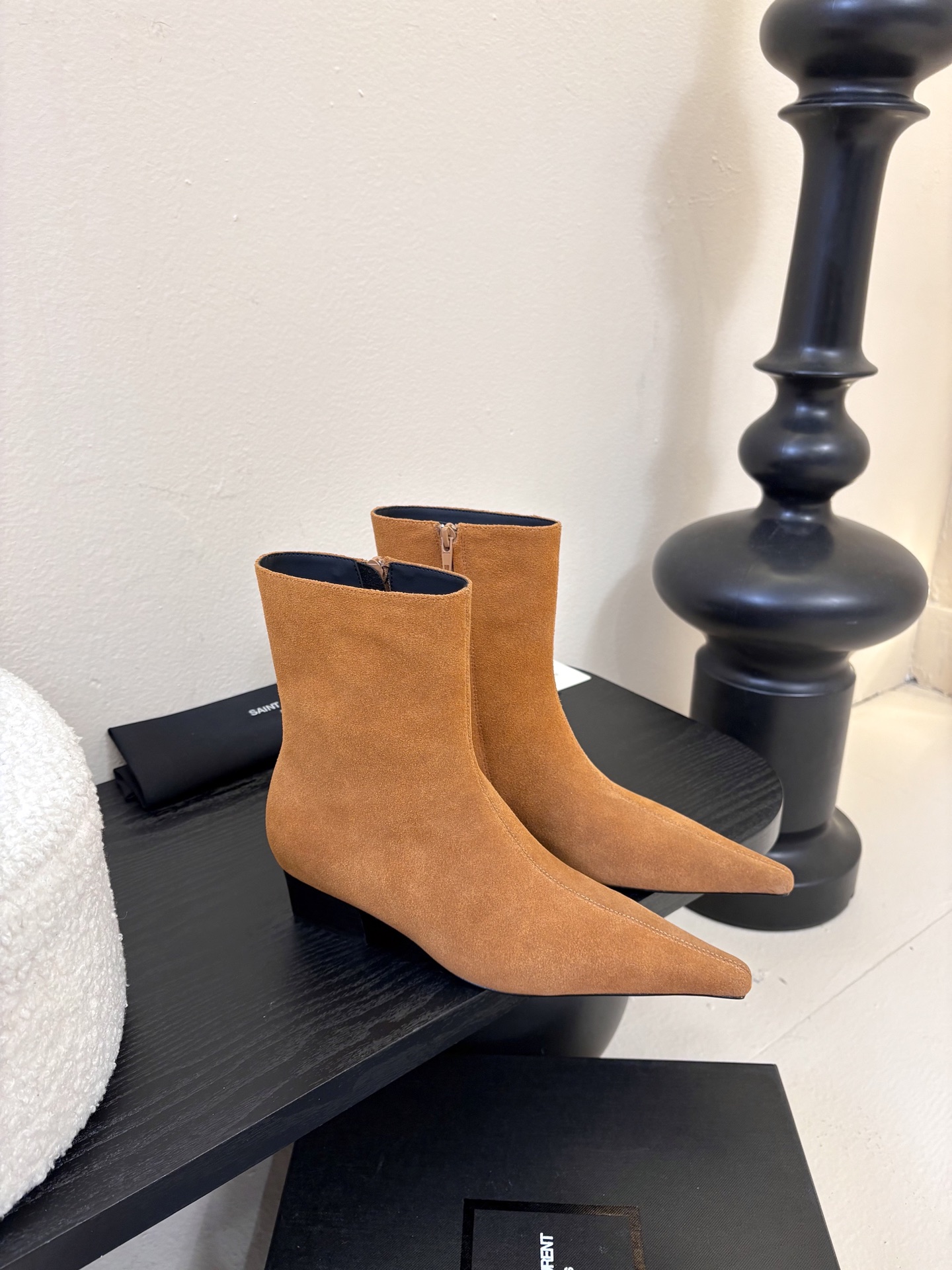 SAINT LAURENT圣罗兰秋冬走秀款 粗跟短靴 超多明星时尚博主种草 唯有YSL最懂女人心不接受反