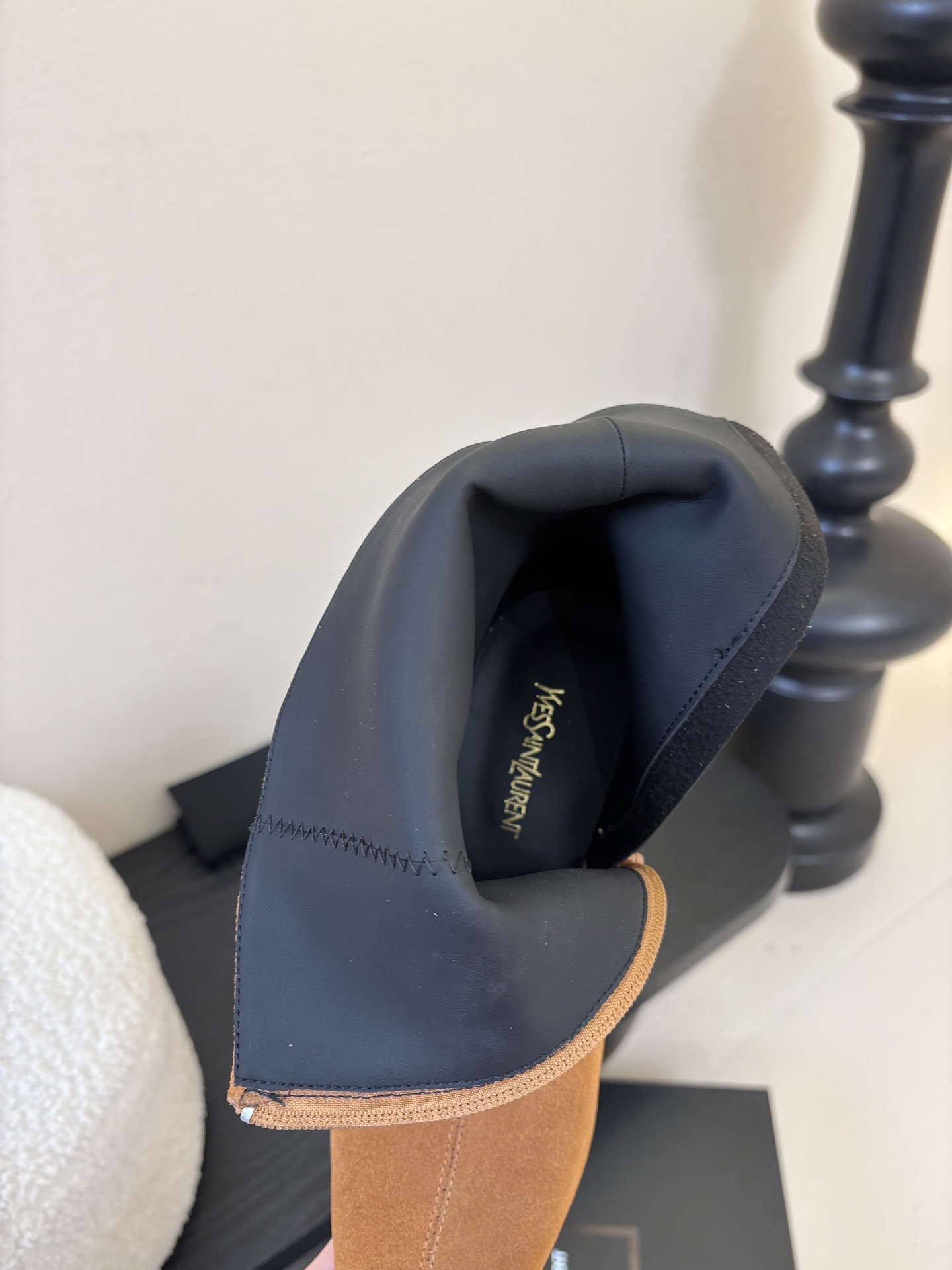 SAINT LAURENT圣罗兰秋冬走秀款 粗跟短靴 超多明星时尚博主种草 唯有YSL最懂女人心不接受反