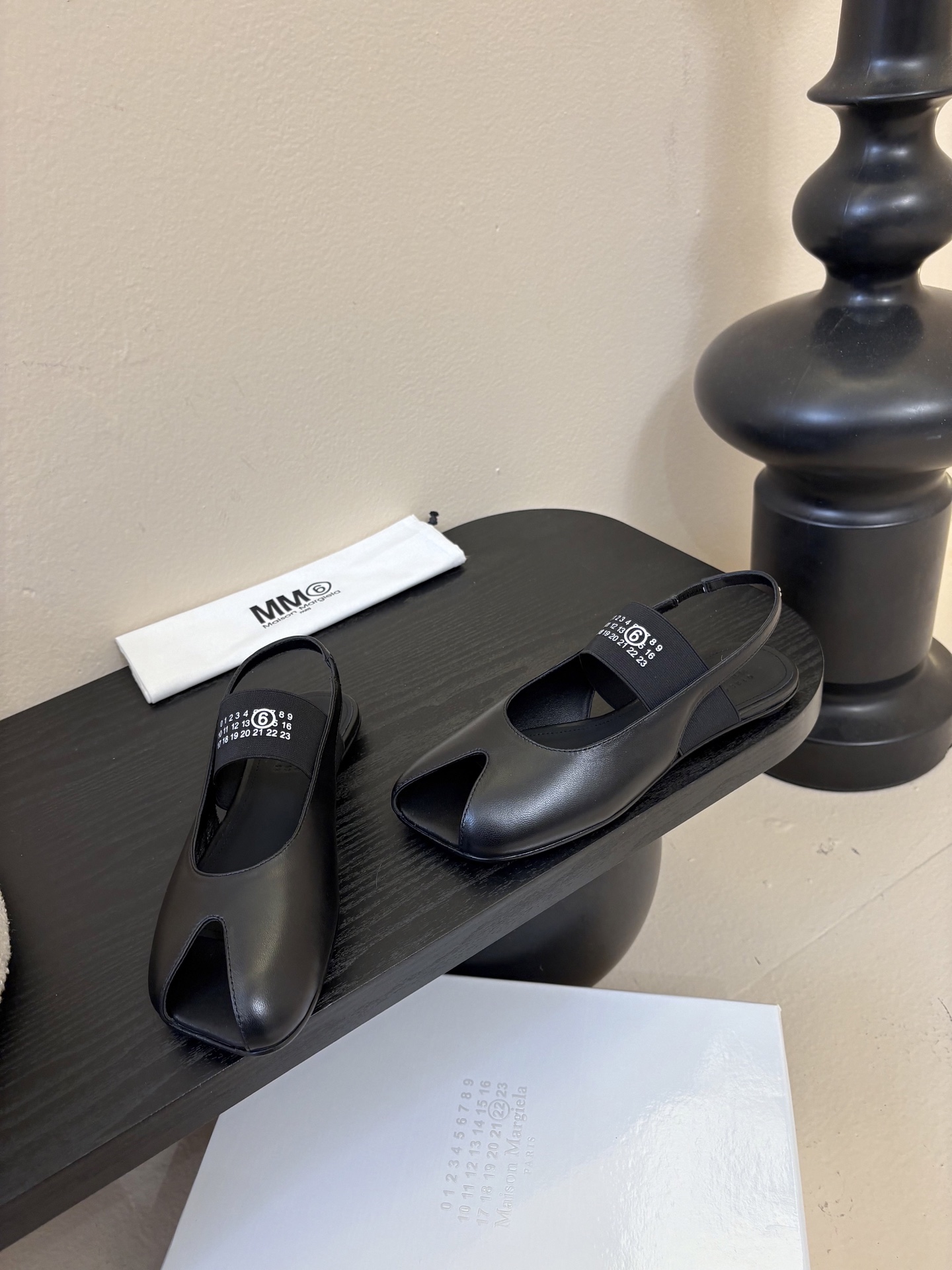 Maison Marginal* MM6苹果头芭蕾舞凉鞋马吉拉设计师太有才了 作为设计元素打造鞋品💯 单