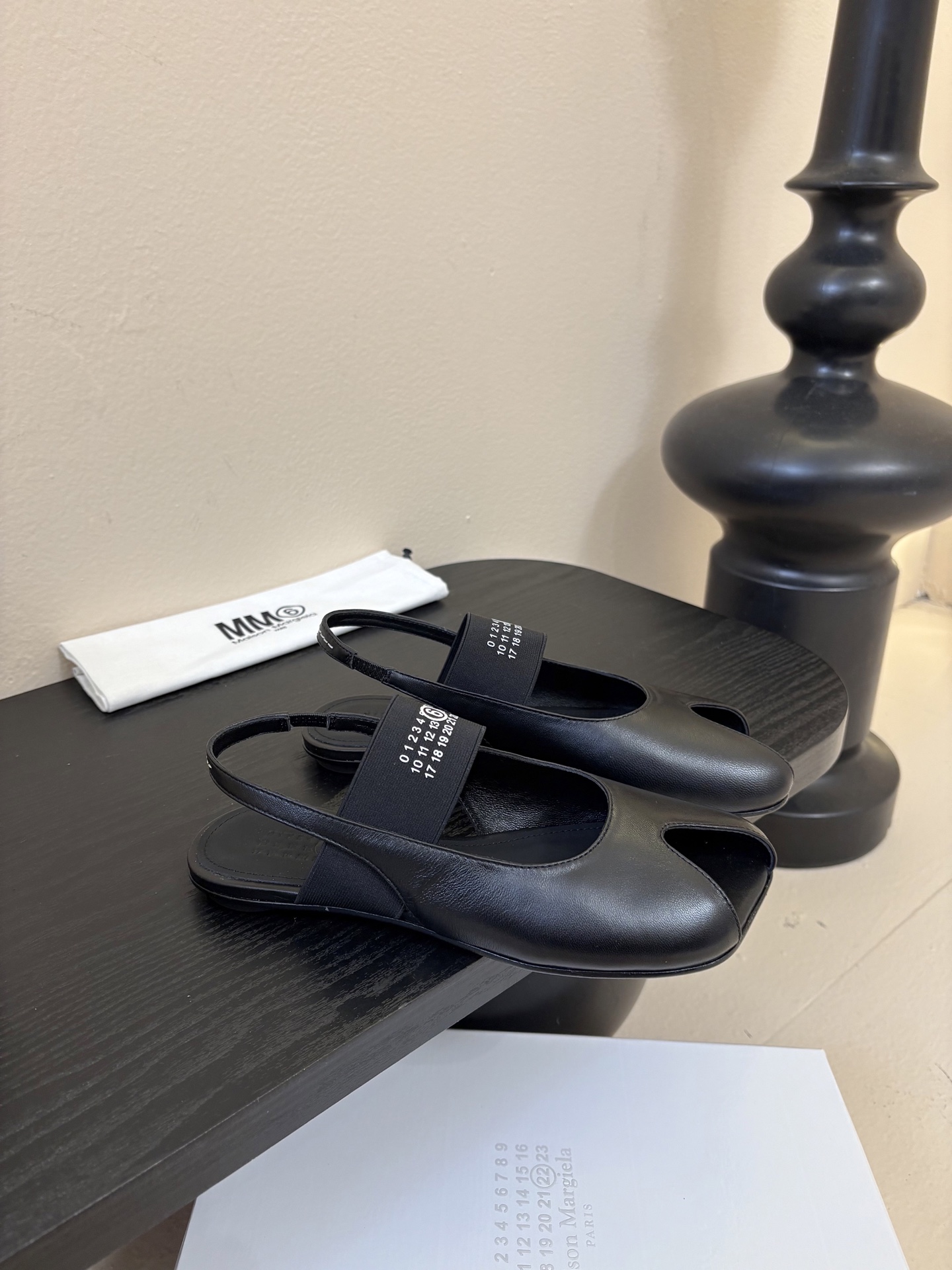 Maison Marginal* MM6苹果头芭蕾舞凉鞋马吉拉设计师太有才了 作为设计元素打造鞋品💯 单