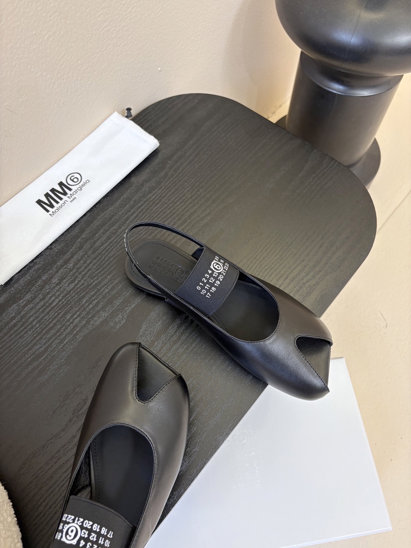 Maison Marginal* MM6苹果头芭蕾舞凉鞋马吉拉设计师太有才了 作为设计元素打造鞋品💯 单