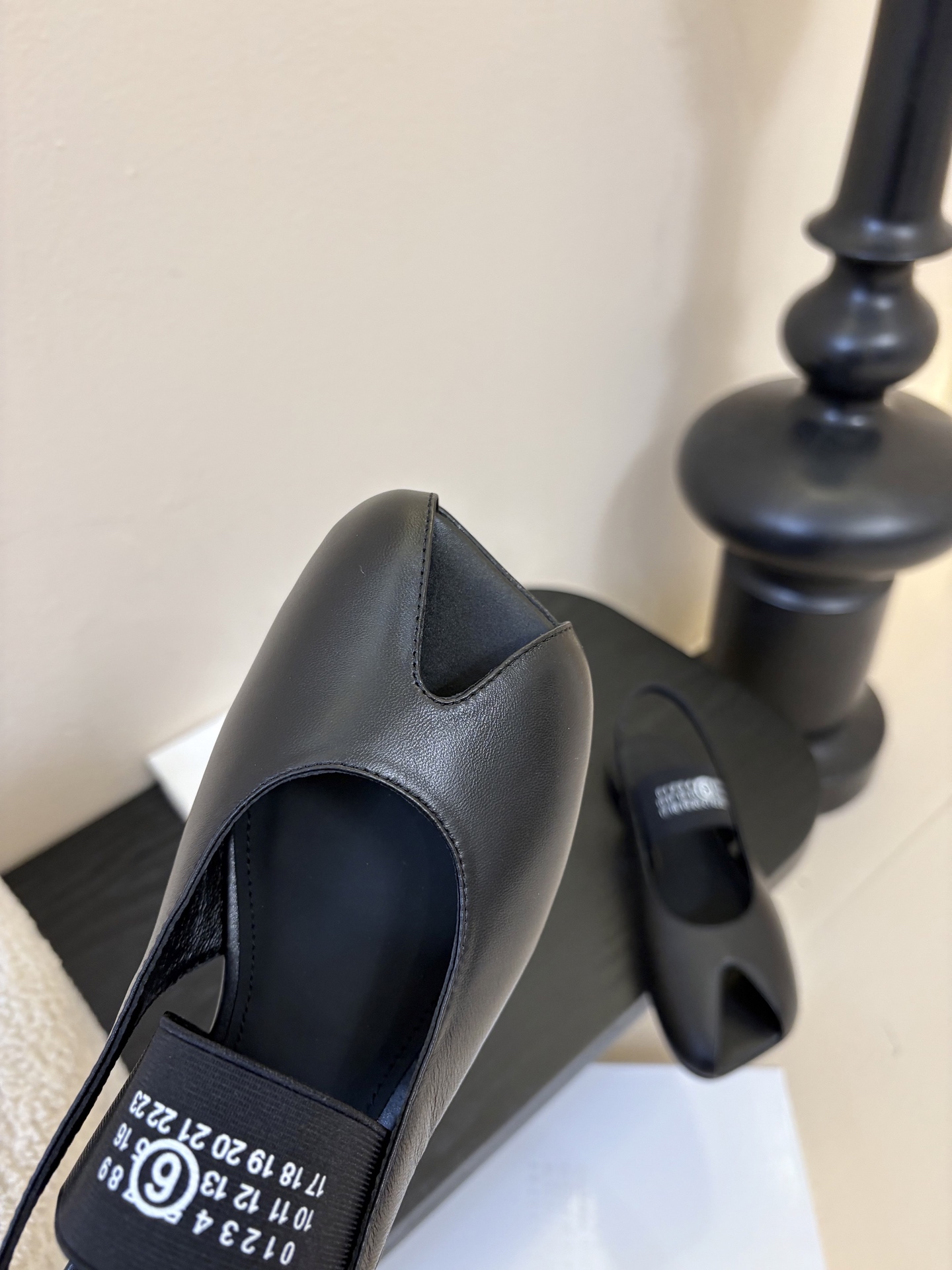 Maison Marginal* MM6苹果头芭蕾舞凉鞋马吉拉设计师太有才了 作为设计元素打造鞋品💯 单