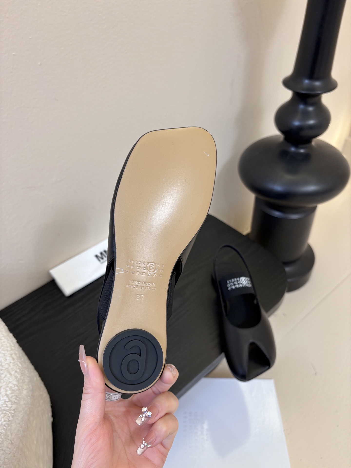 Maison Marginal* MM6苹果头芭蕾舞凉鞋马吉拉设计师太有才了 作为设计元素打造鞋品💯 单