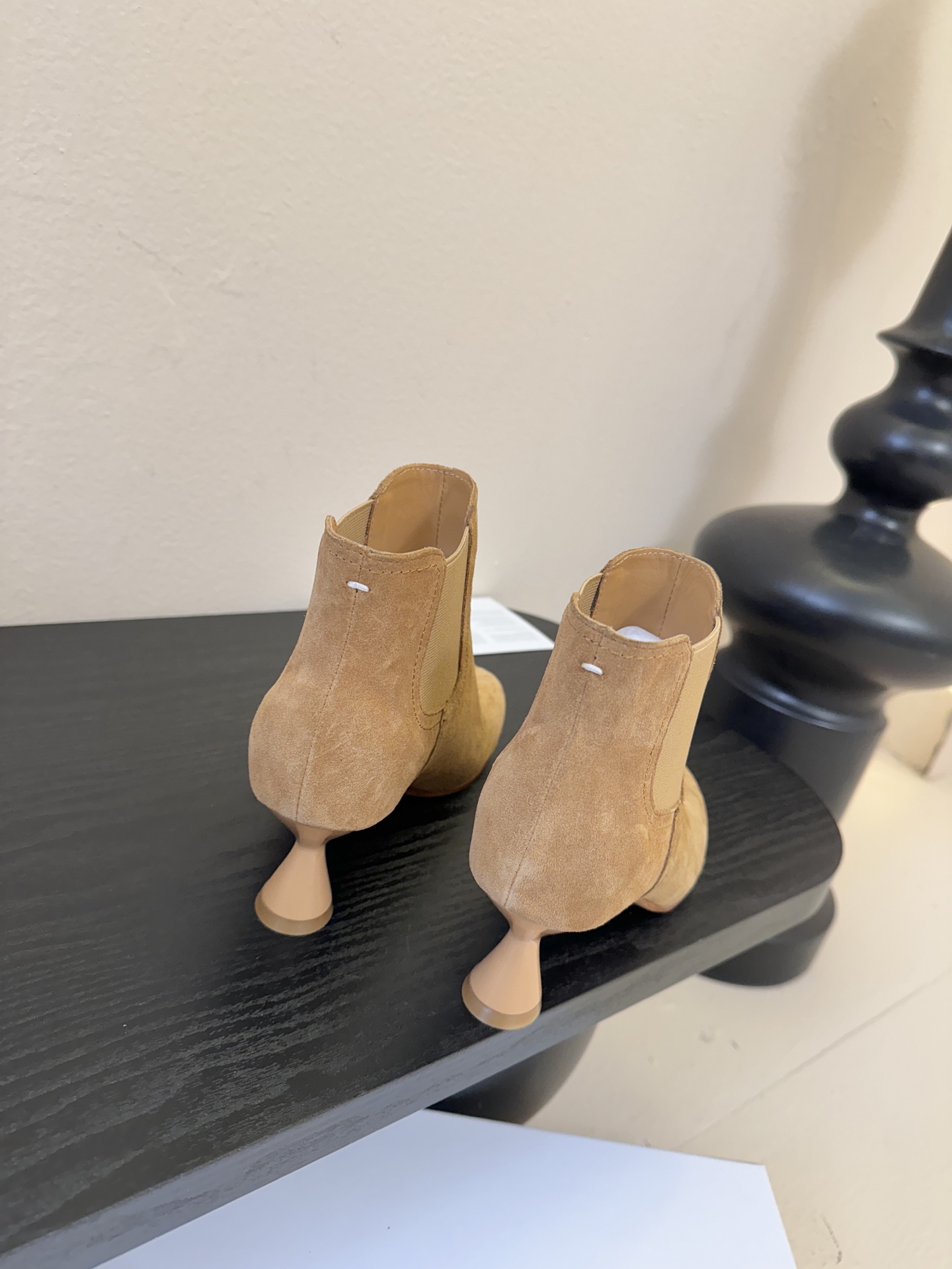 Maison Margiel* 玛吉拉分趾经典款矮跟娃娃头苹果头短靴MM6家tabi分趾鞋靴2025新品