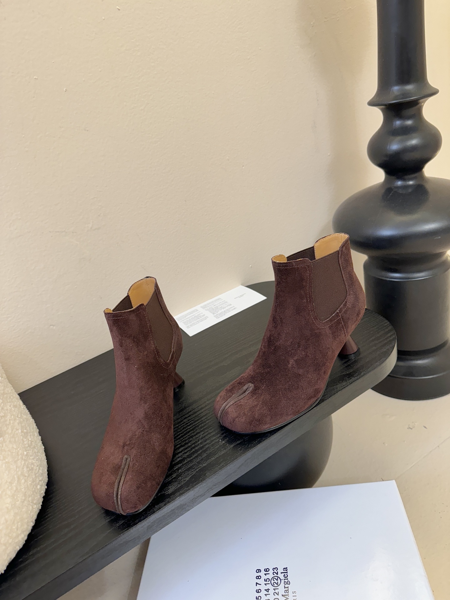 Maison Margiel* 玛吉拉分趾经典款矮跟娃娃头苹果头短靴MM6家tabi分趾鞋靴2025新品