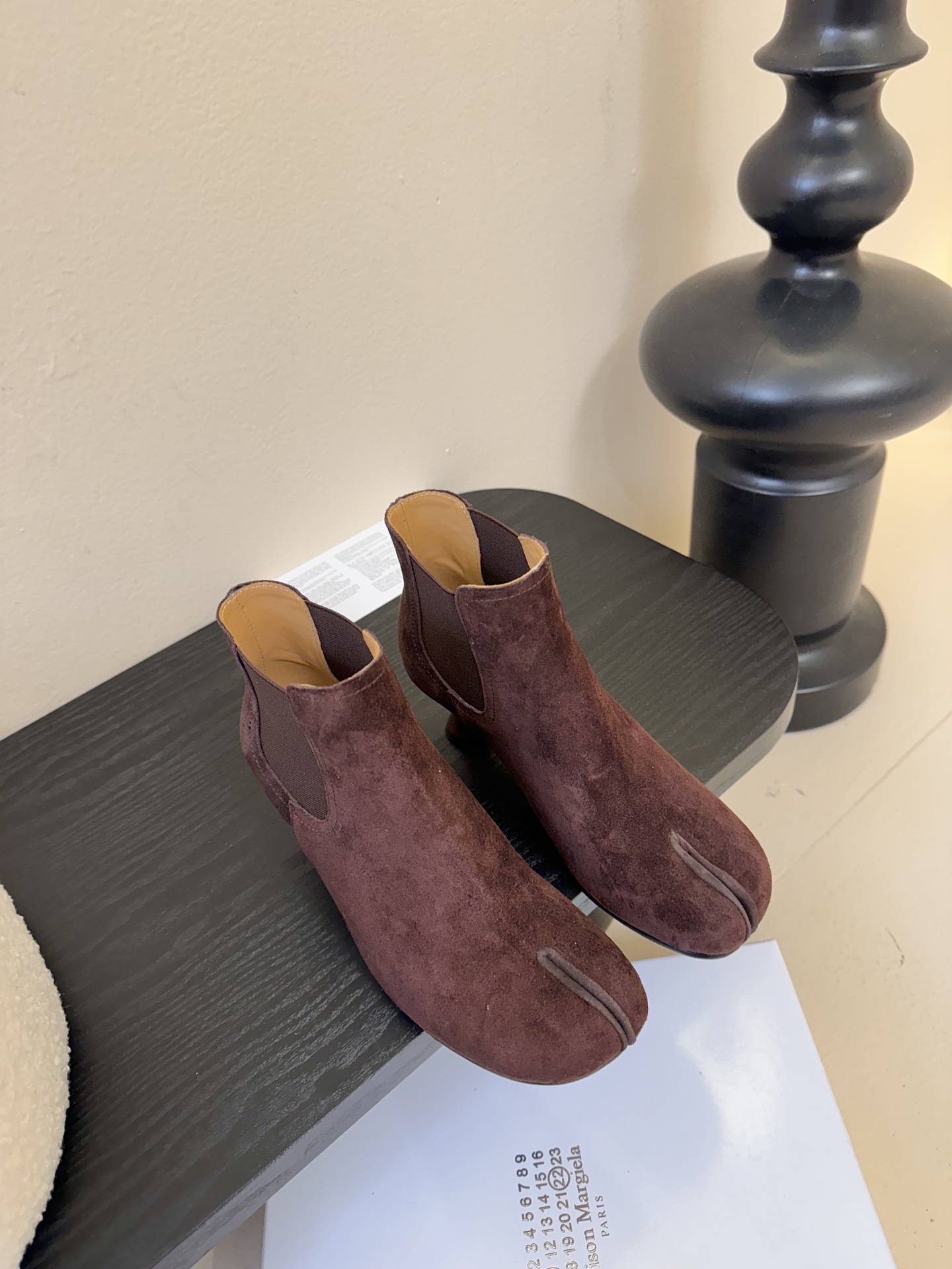 Maison Margiel* 玛吉拉分趾经典款矮跟娃娃头苹果头短靴MM6家tabi分趾鞋靴2025新品